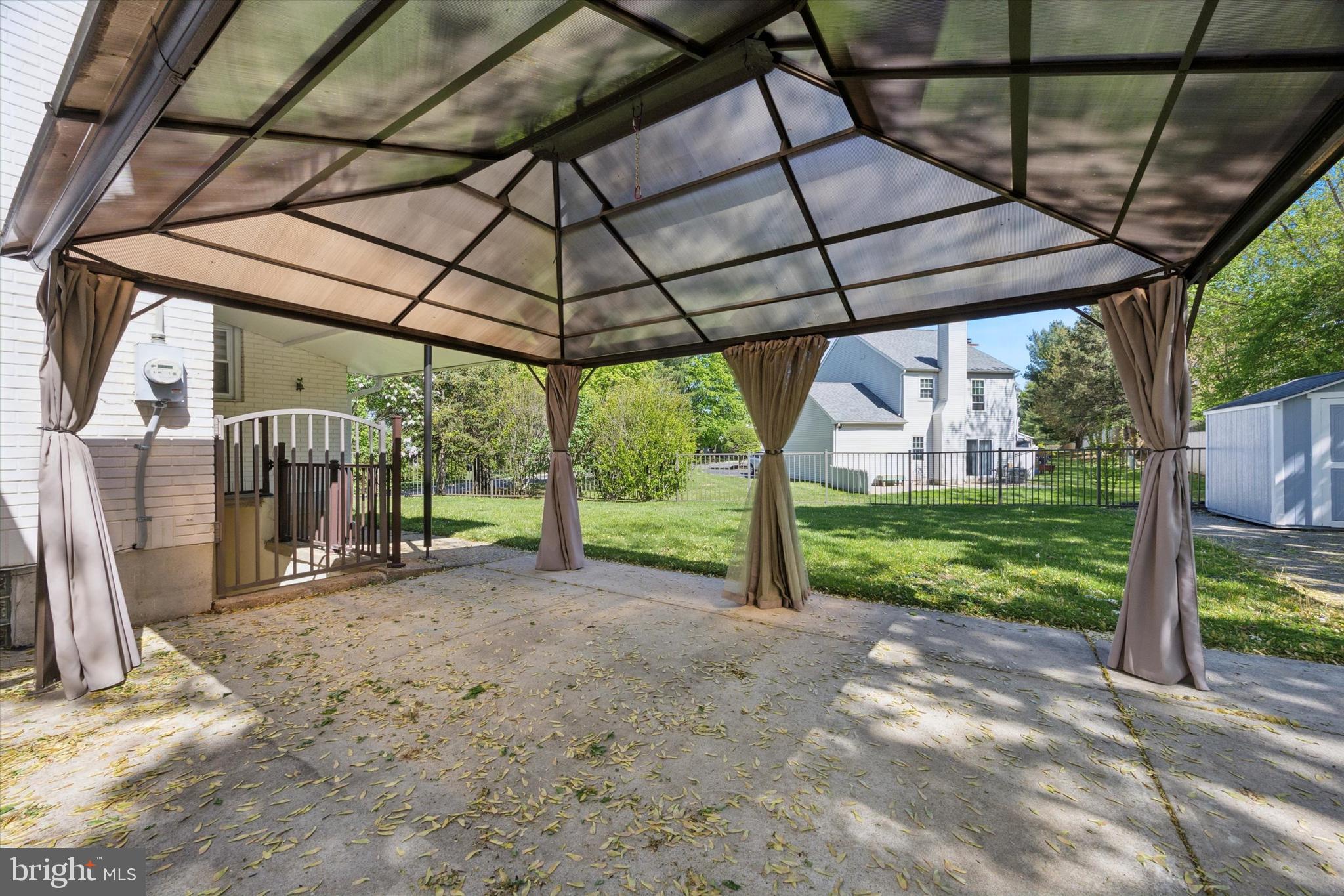 MAPLE RIDGE - Residential
