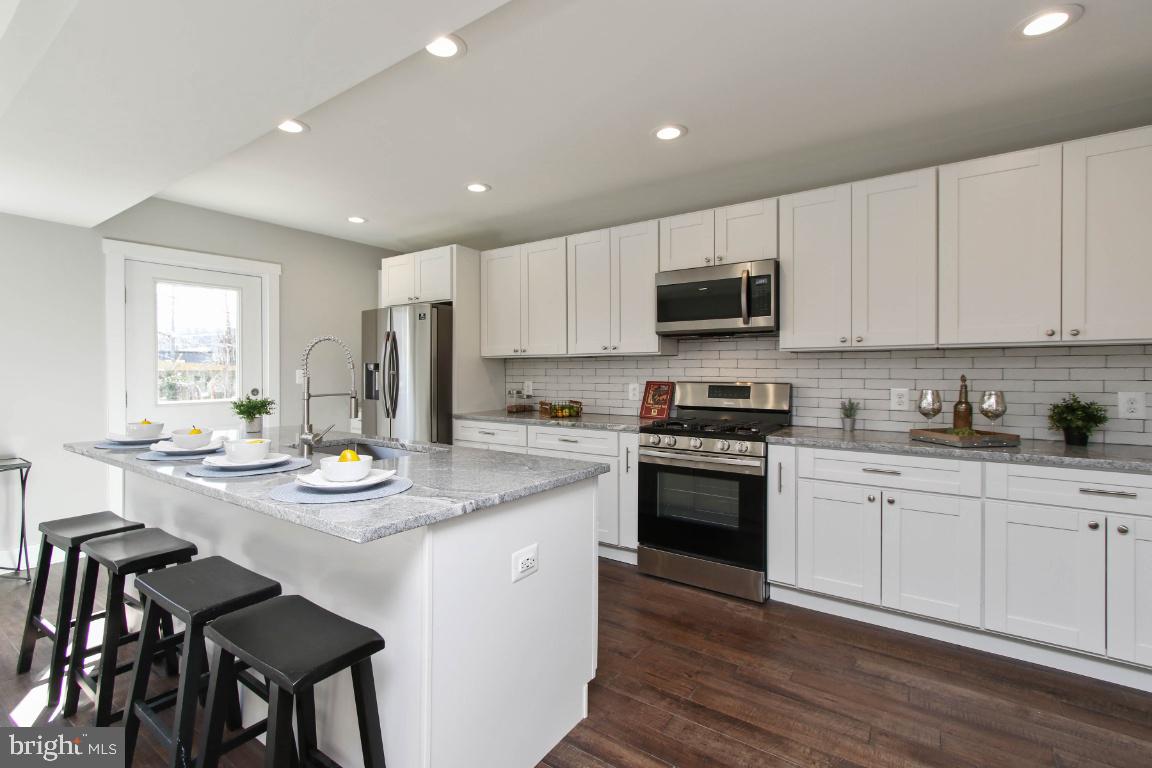 HAMPDEN HISTORIC DISTRICT - Residential