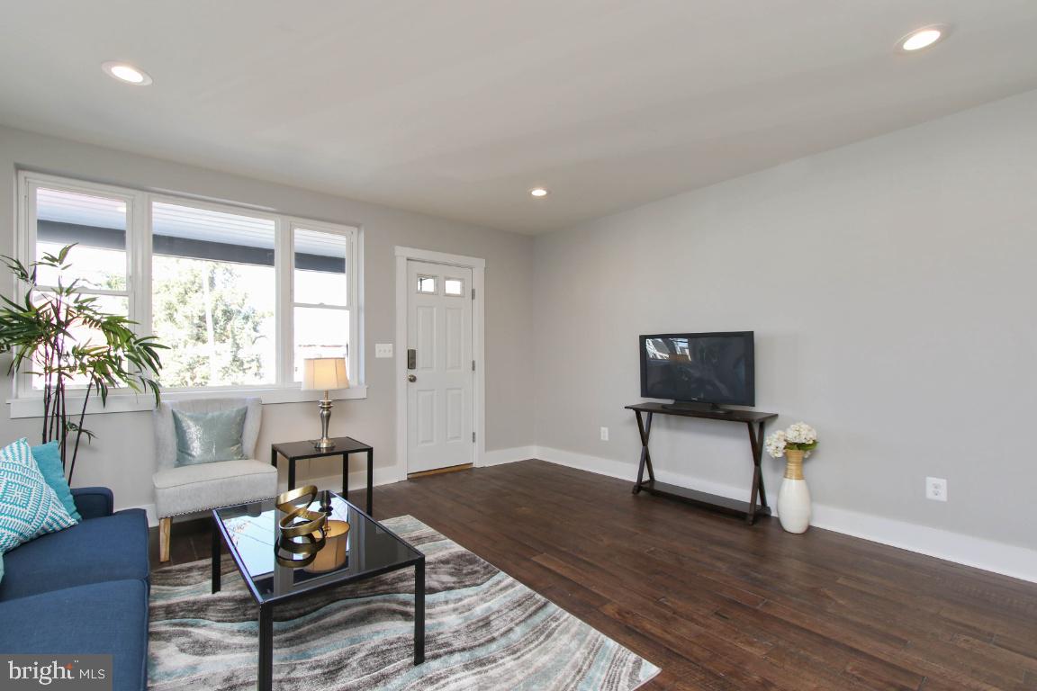 HAMPDEN HISTORIC DISTRICT - Residential