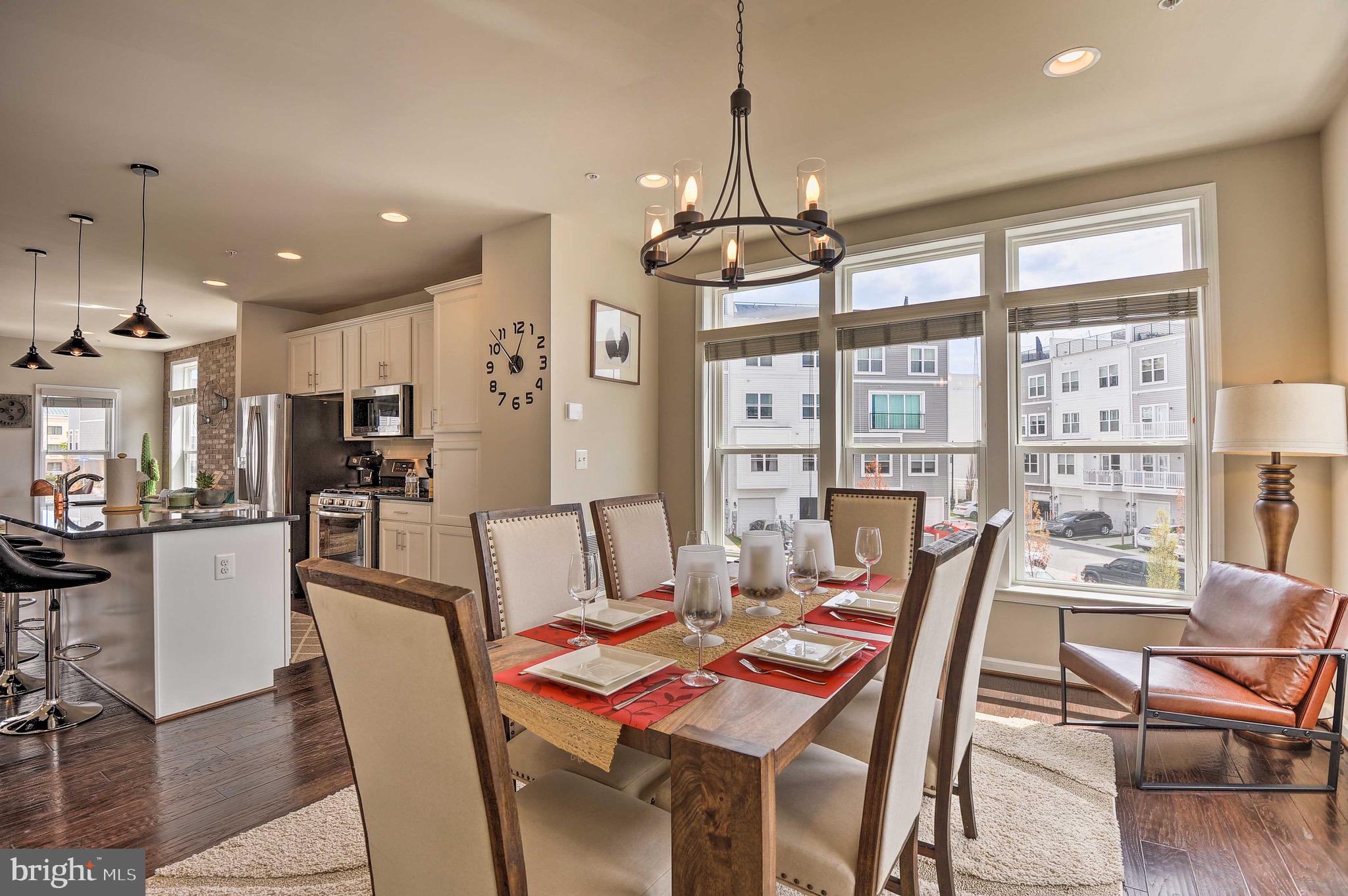 ADMIRALS SQUARE - Residential