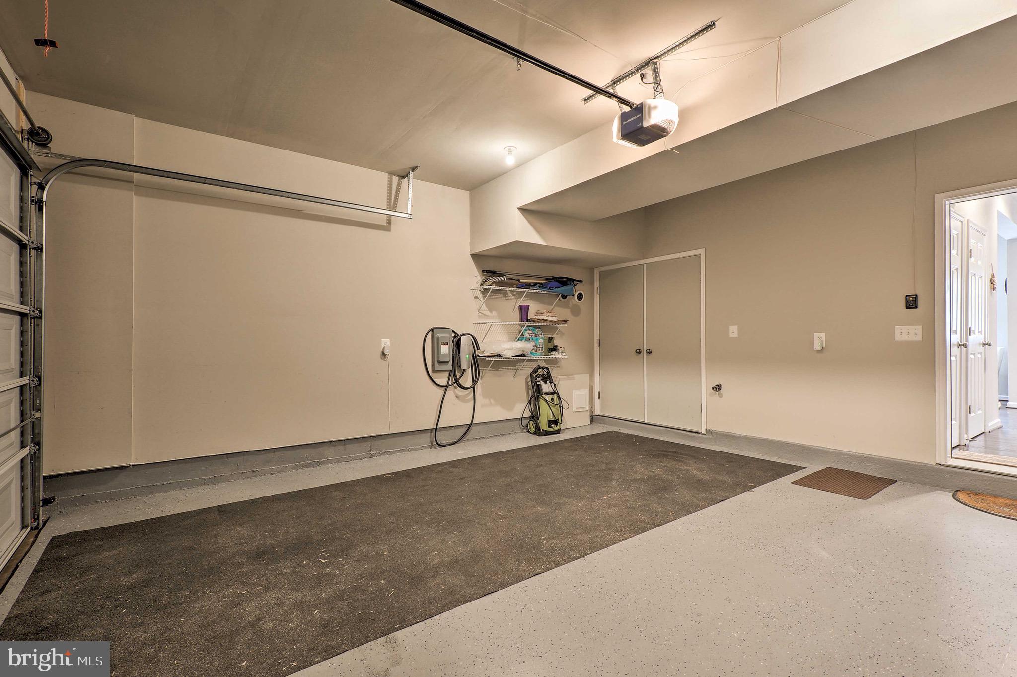 ADMIRALS SQUARE - Residential