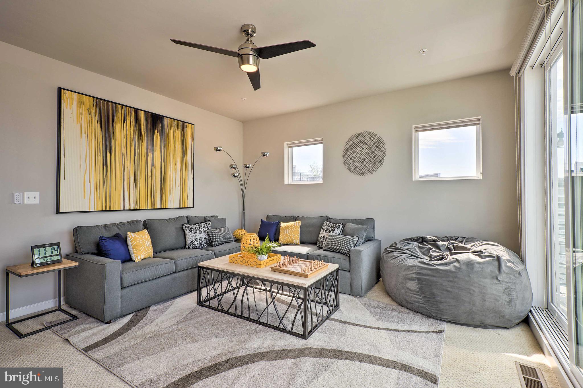 ADMIRALS SQUARE - Residential