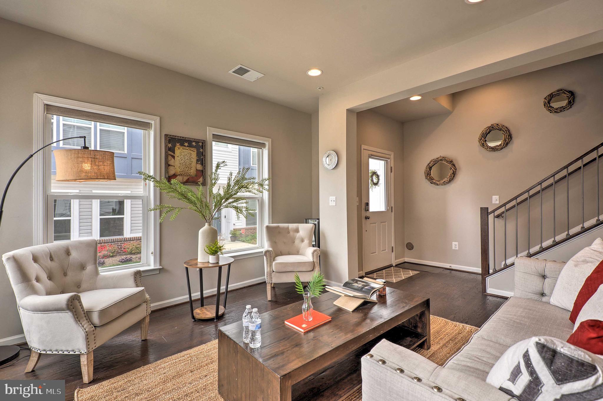 ADMIRALS SQUARE - Residential