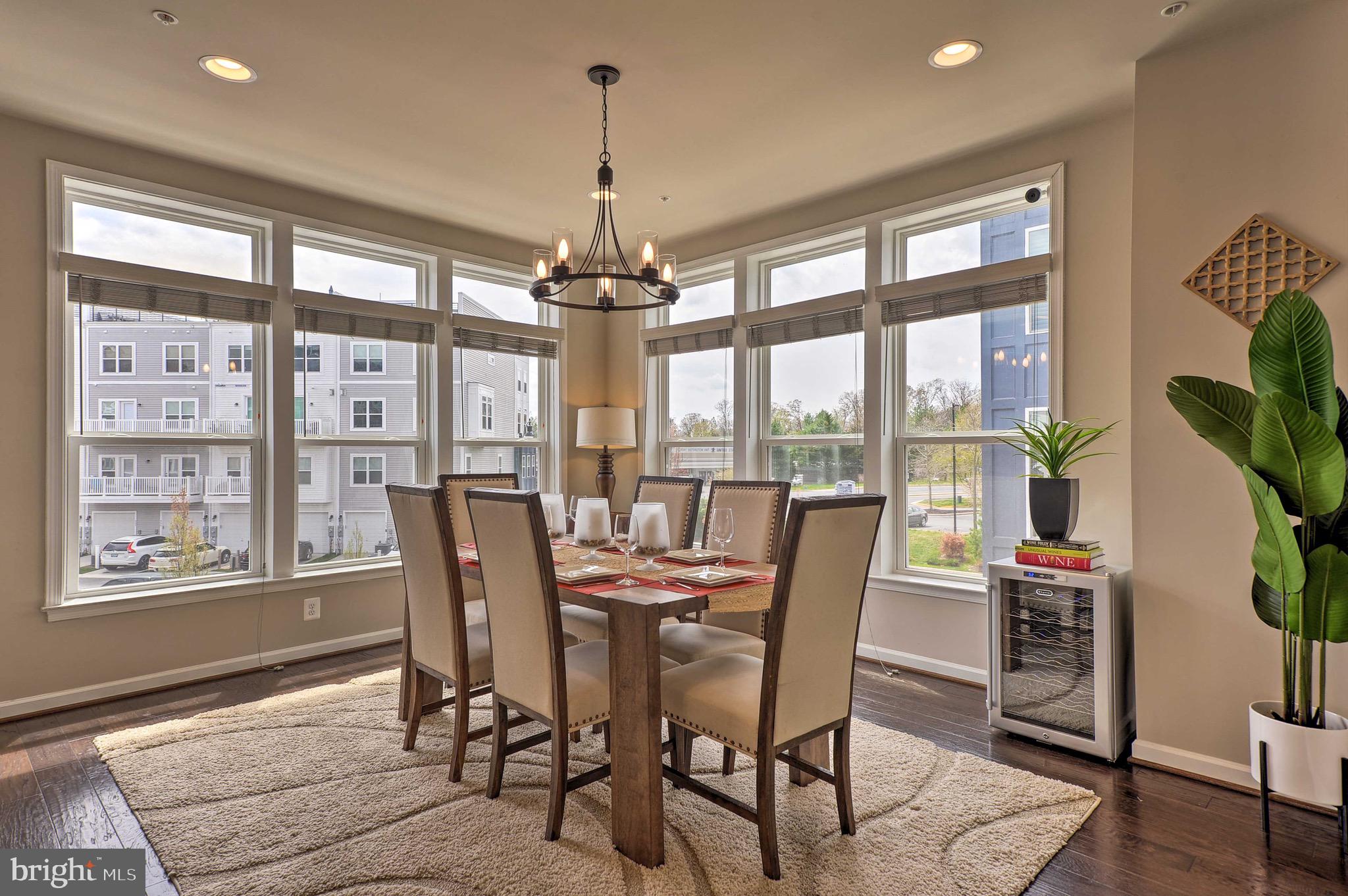 ADMIRALS SQUARE - Residential