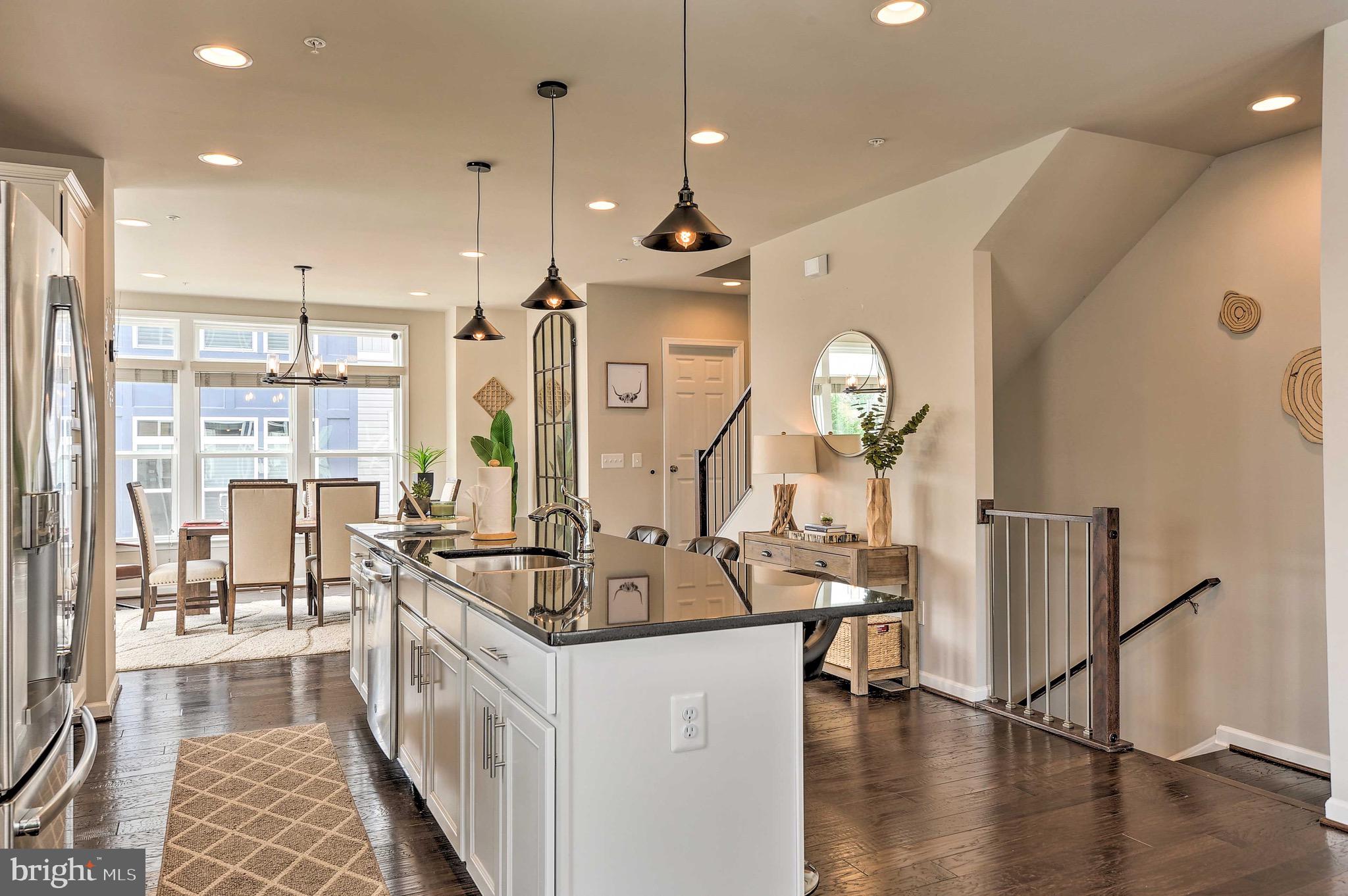 ADMIRALS SQUARE - Residential