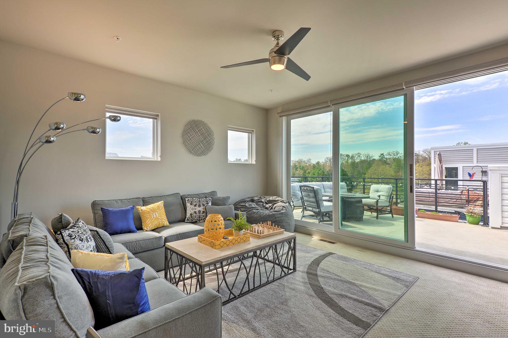 ADMIRALS SQUARE - Residential