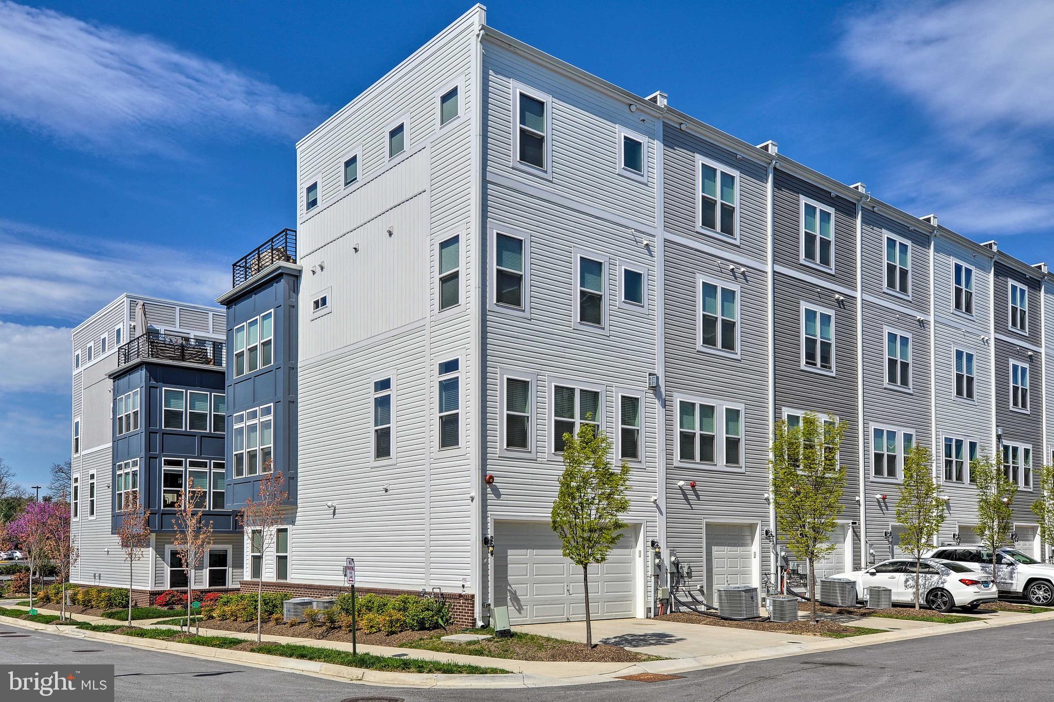 ADMIRALS SQUARE - Residential