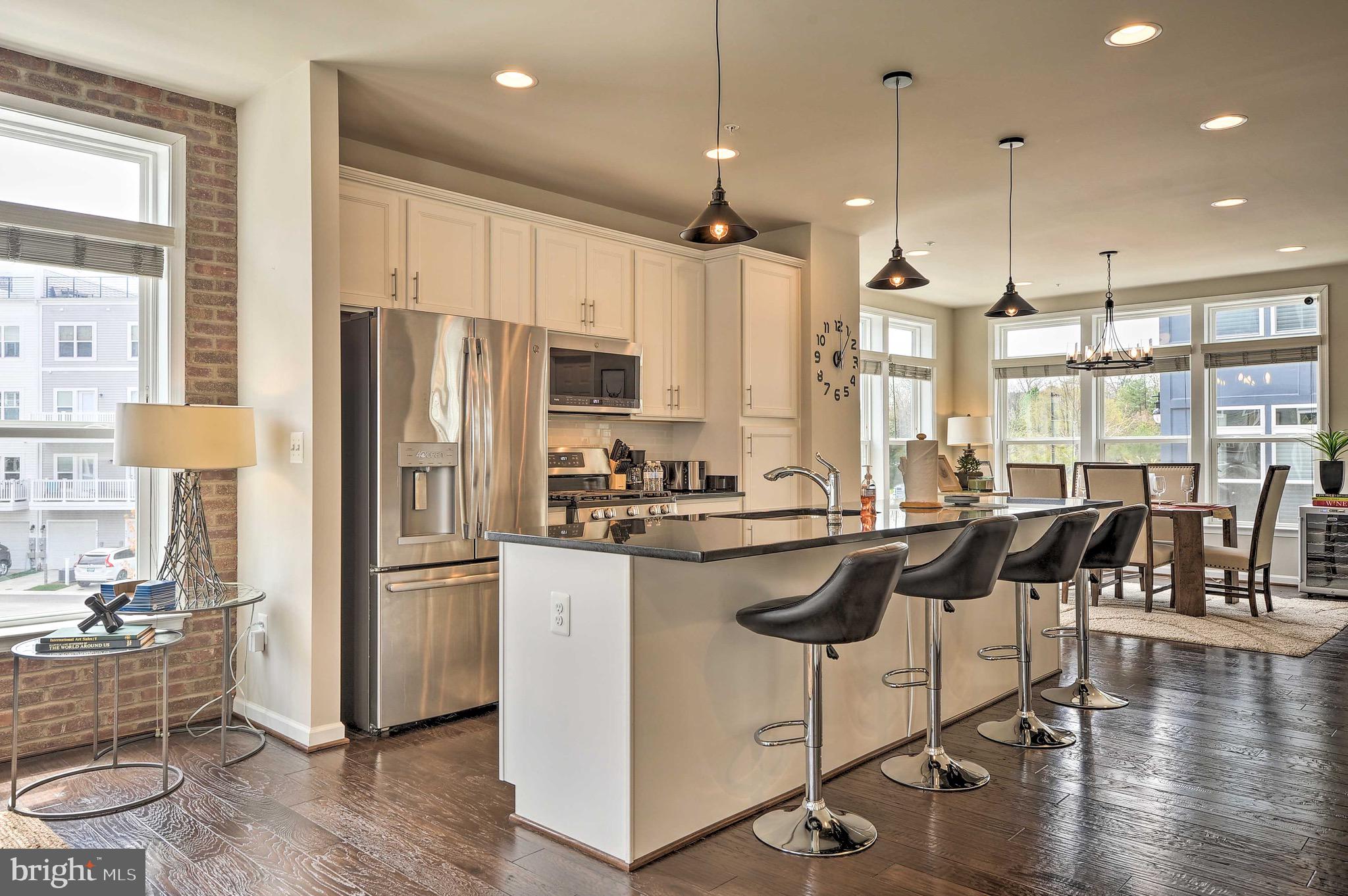 ADMIRALS SQUARE - Residential