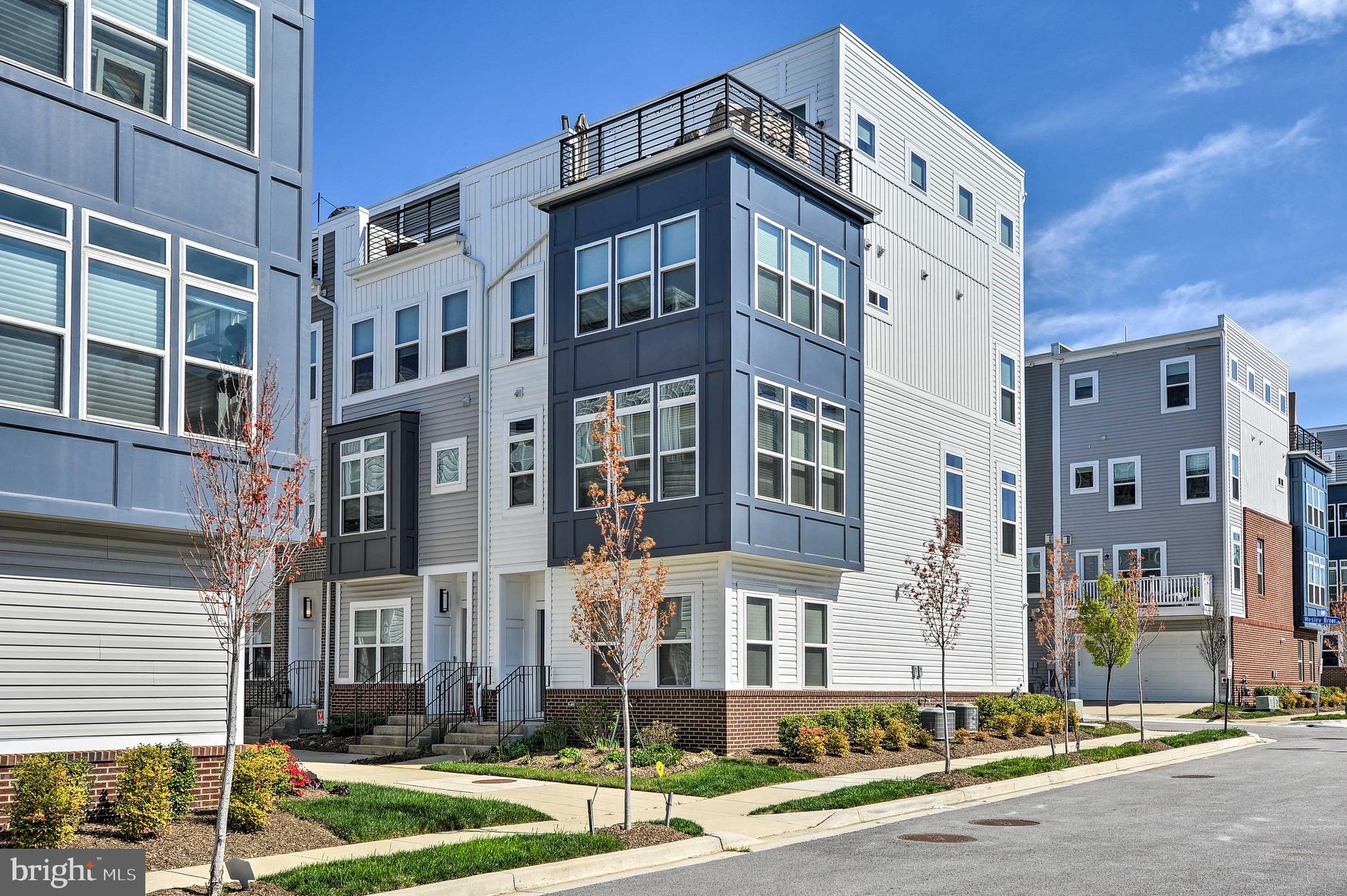 ADMIRALS SQUARE - Residential