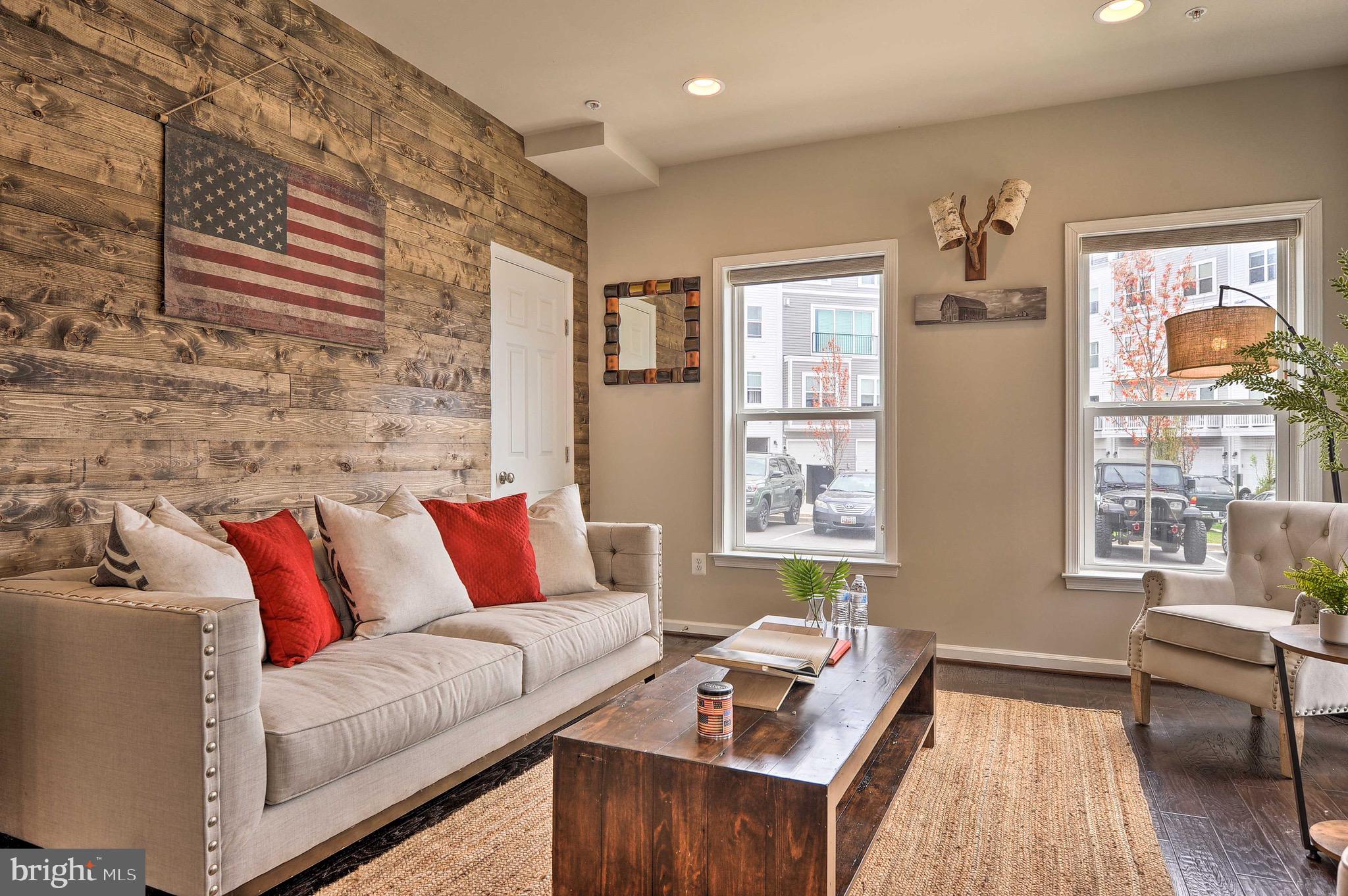 ADMIRALS SQUARE - Residential