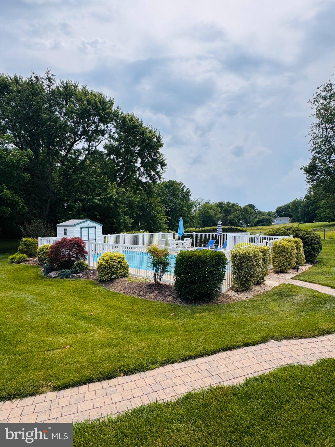 8 FAIRHILL