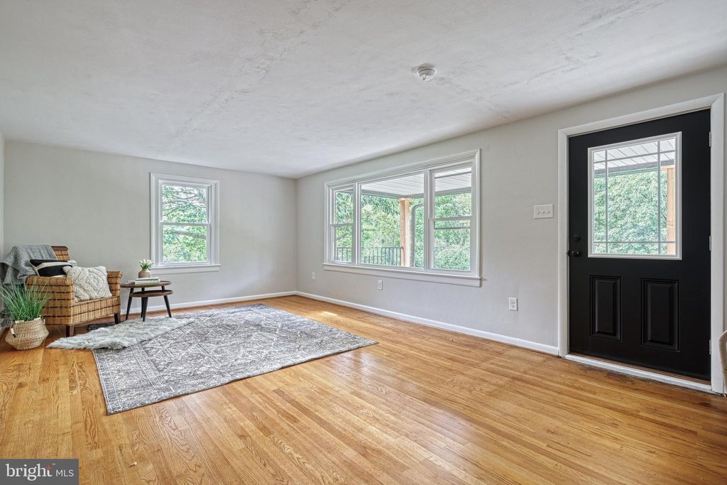 Photo of 3433 W Springfield Road, GLEN ROCK, PA 17327 (MLS # PAYK2086948)