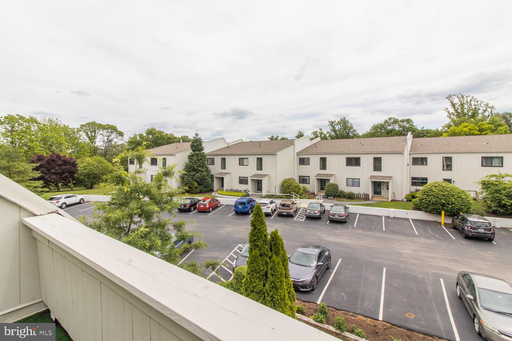 SUMMIT HOUSE - Residential