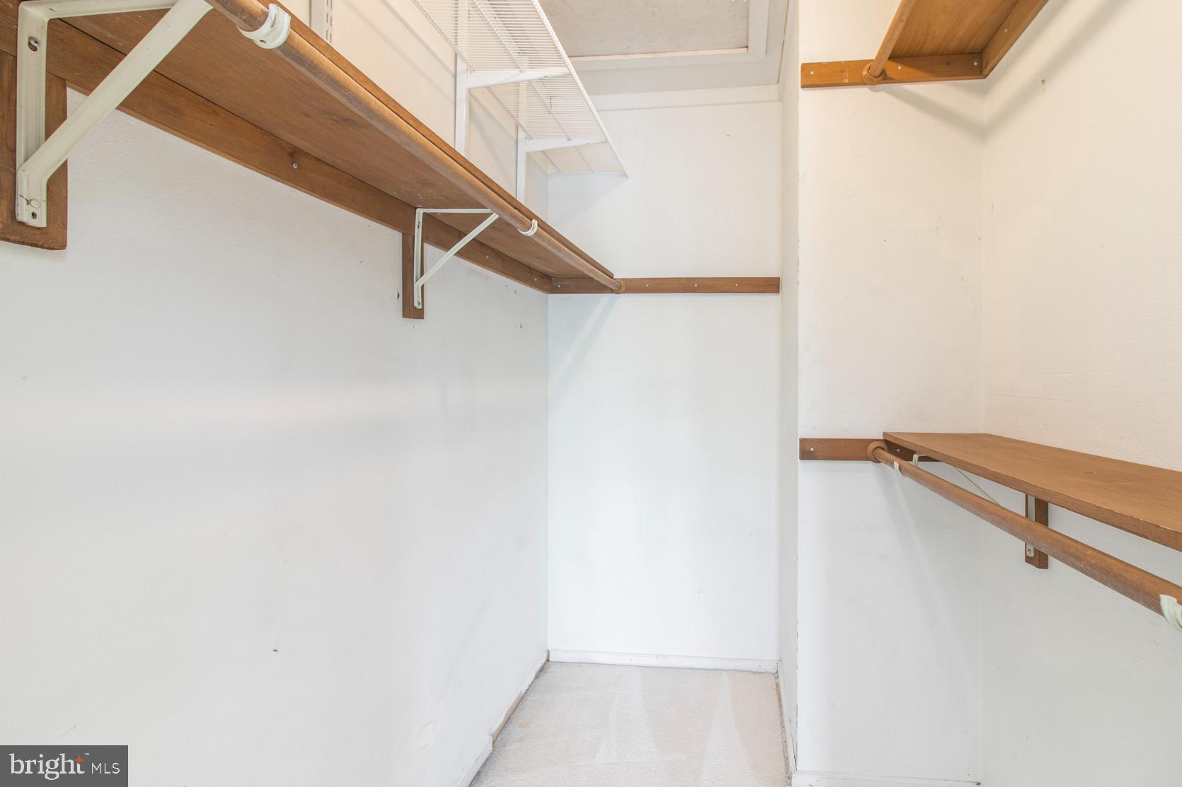 SUMMIT HOUSE - Residential