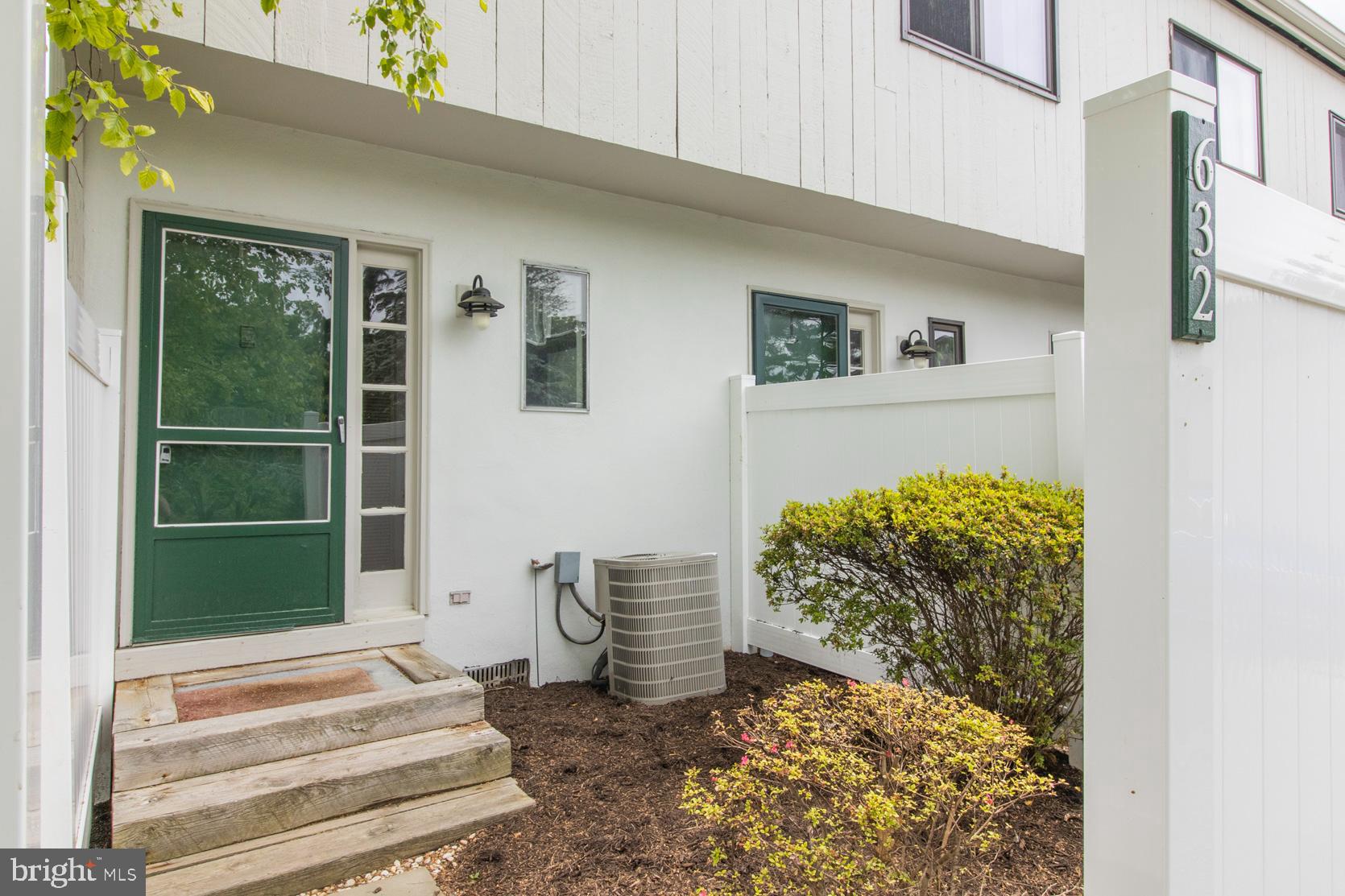 SUMMIT HOUSE - Residential