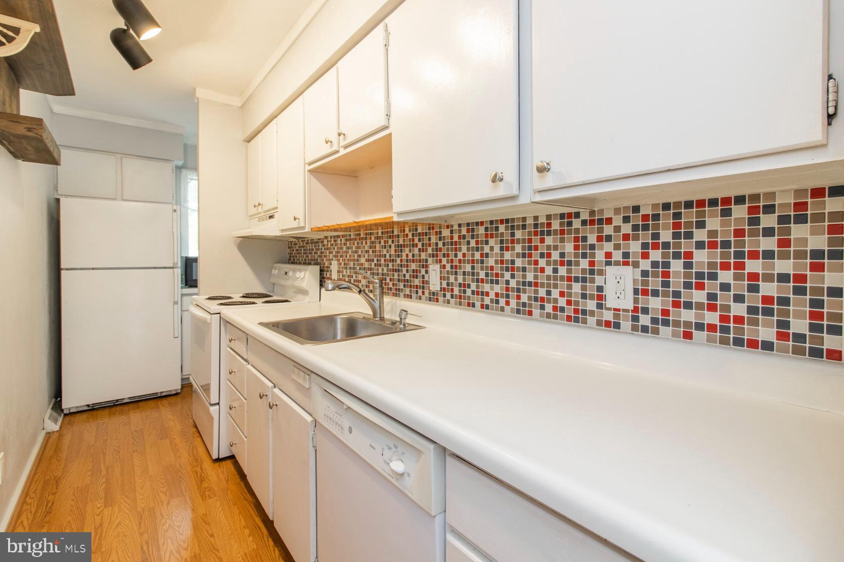 SUMMIT HOUSE - Residential