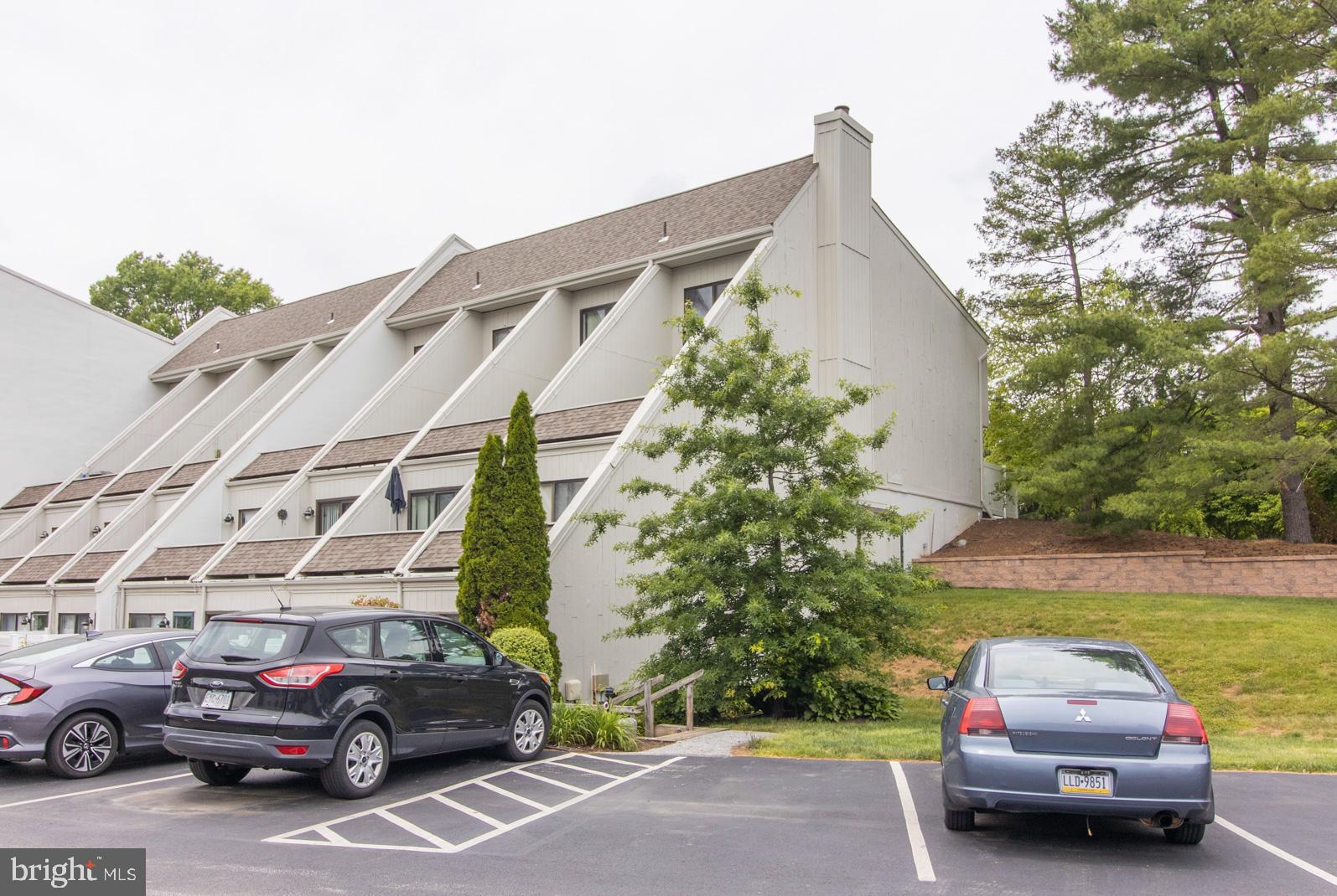 SUMMIT HOUSE - Residential