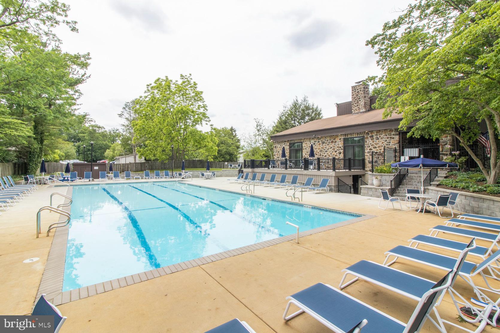 SUMMIT HOUSE - Residential