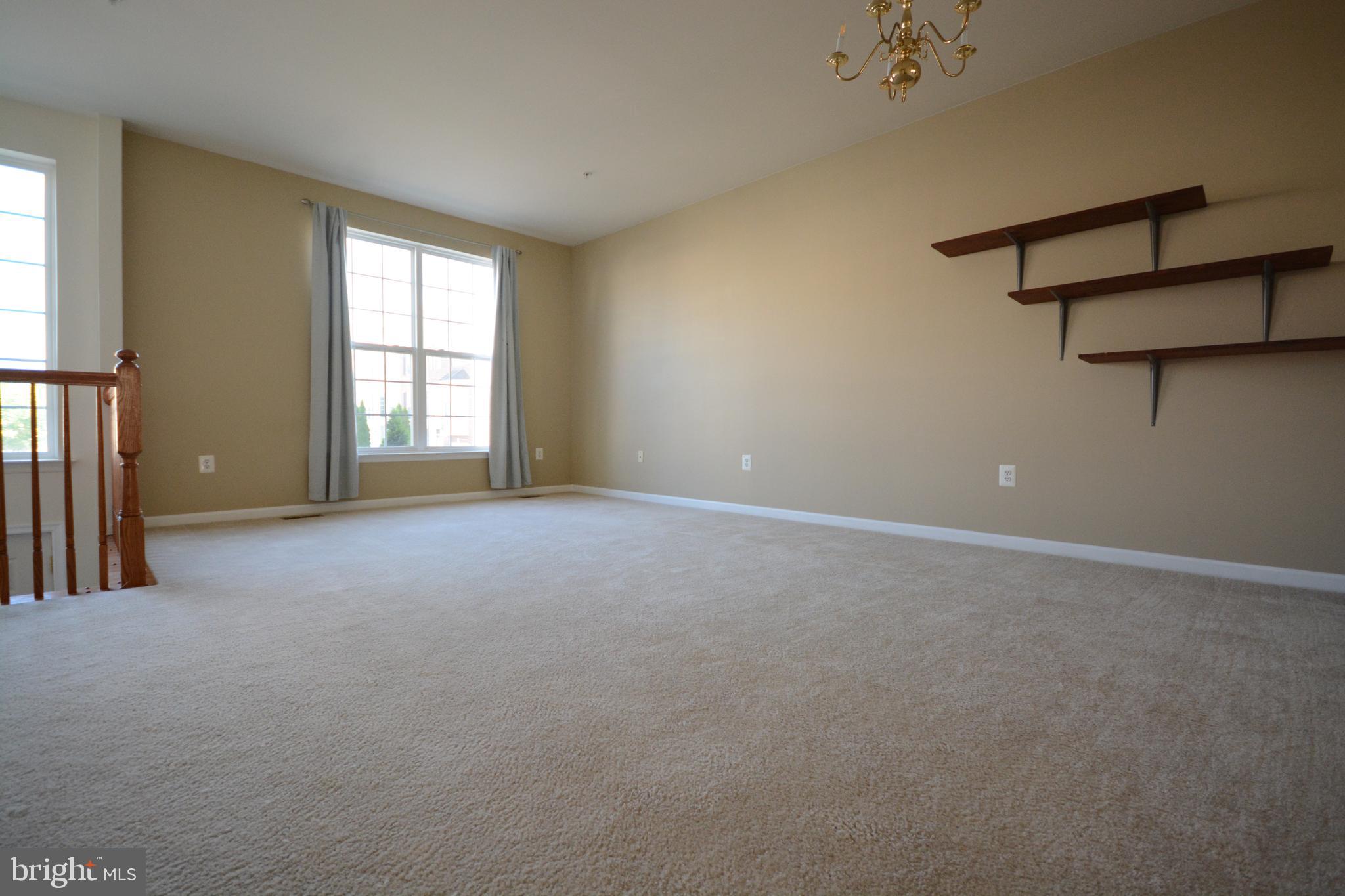 421 GREEN FERN CIRCLE