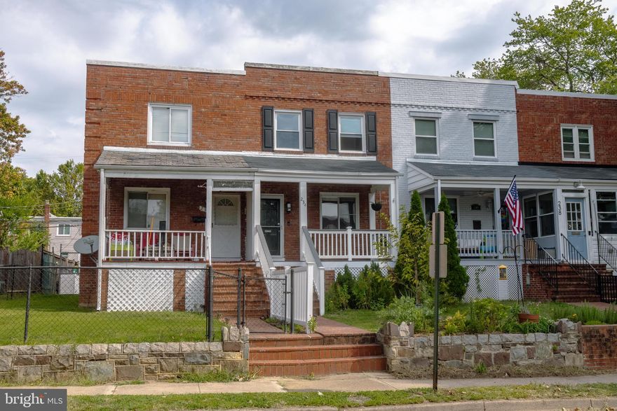 NEE IMPROVED PRICE!!! Lynhaven charmer—steps to the Metro! LOCATION! LOCATION! LOCATION!
NEW IMPROVED PRICE!! Welcome to this beautifully maintained 2BR/2BA townhouse in Alexandria’s sought-after Lynhaven community, very near the Metro line—just moments to the new Potomac Yard–VT Metrorail Station (Blue/Yellow). Inside, enjoy an open, sunlit layout with hardwood floors throughout, stainless appliances, gas cooking, and smart storage (the primary has two closets). The lower level adds incredible flexibility with a custom Murphy bed, built-ins, and a full bath—perfect as a guest suite, caveman,  home office, or gym. Out back, a fully fenced yard features a deck overlooking the patio/garden, and trellis, ideal for relaxing or entertaining.   New Water Heater. Easy street parking plus overflow on side streets & a parallel parking at the back. Live close to everything—Del Ray, restaurants, markets, shops, parks, trails, Pentagon City, National Landing, and DCA—all at your fingertips. This is the move-in ready, Metro-convenient home you’ve been waiting for.