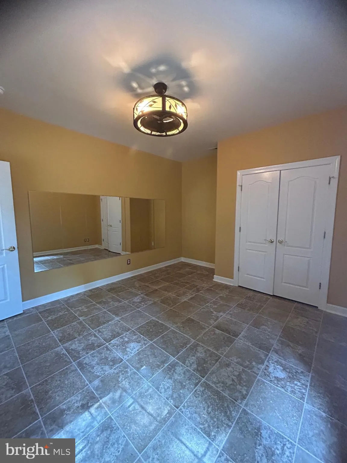 Fredericksburg, Virginia 22406, United States, 5 Bedrooms Bedrooms, ,5 BathroomsBathrooms,Residential,Contingent,43216