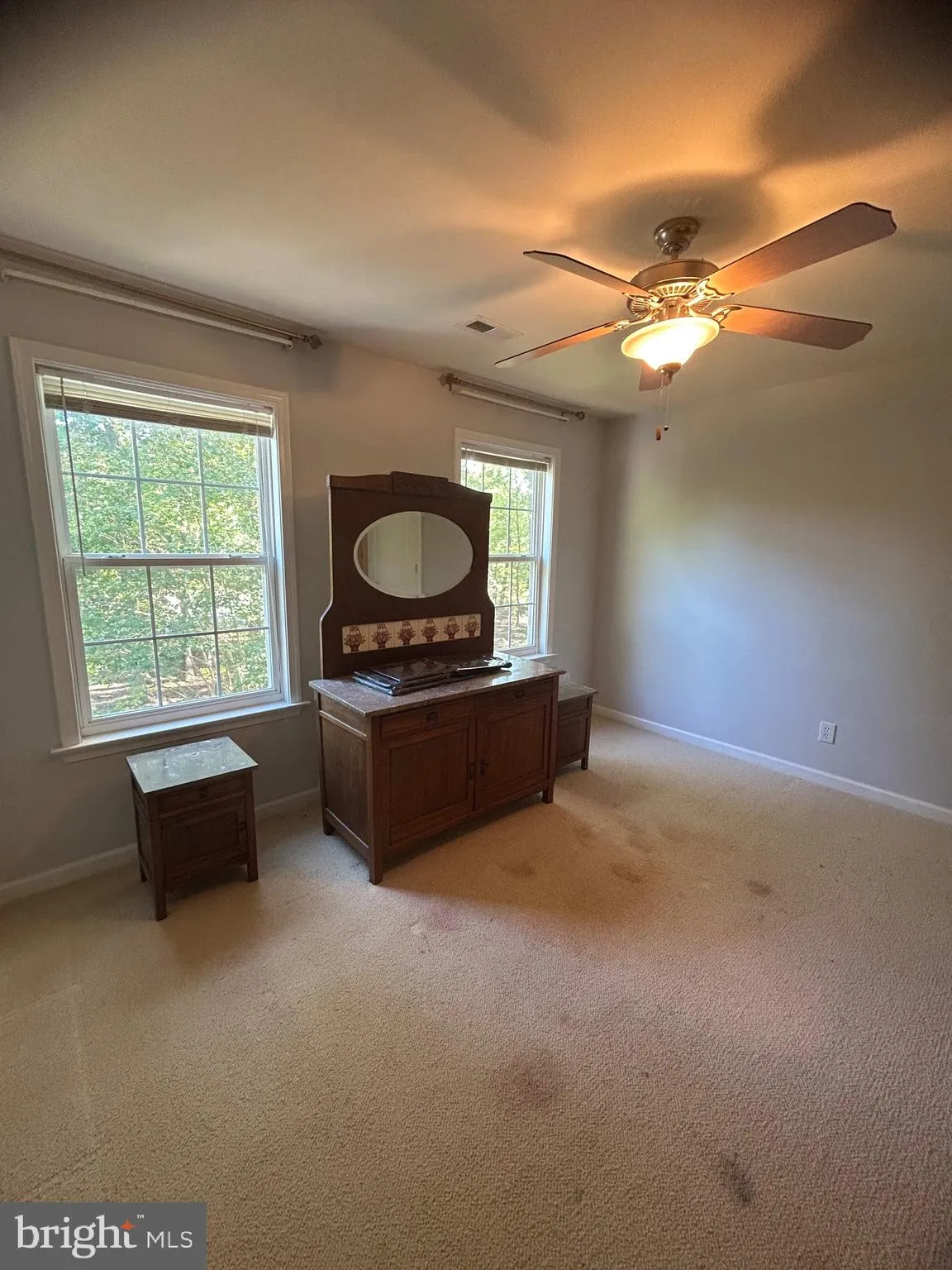 Fredericksburg, Virginia 22406, United States, 5 Bedrooms Bedrooms, ,5 BathroomsBathrooms,Residential,Contingent,43216