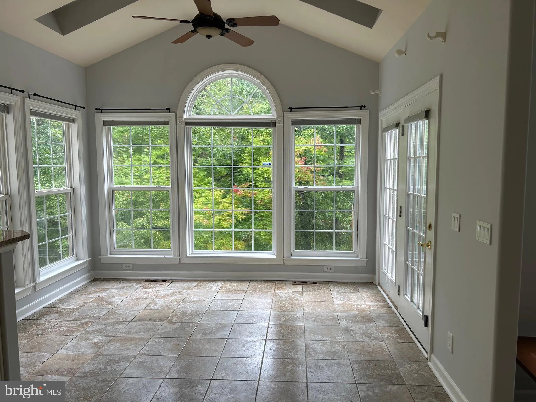 Fredericksburg, Virginia 22406, United States, 5 Bedrooms Bedrooms, ,5 BathroomsBathrooms,Residential,Contingent,43216