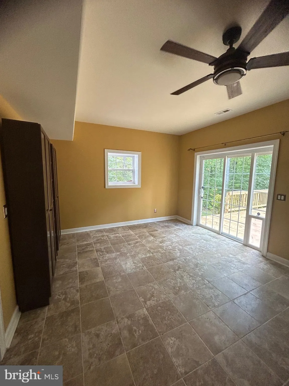 Fredericksburg, Virginia 22406, United States, 5 Bedrooms Bedrooms, ,5 BathroomsBathrooms,Residential,Contingent,43216