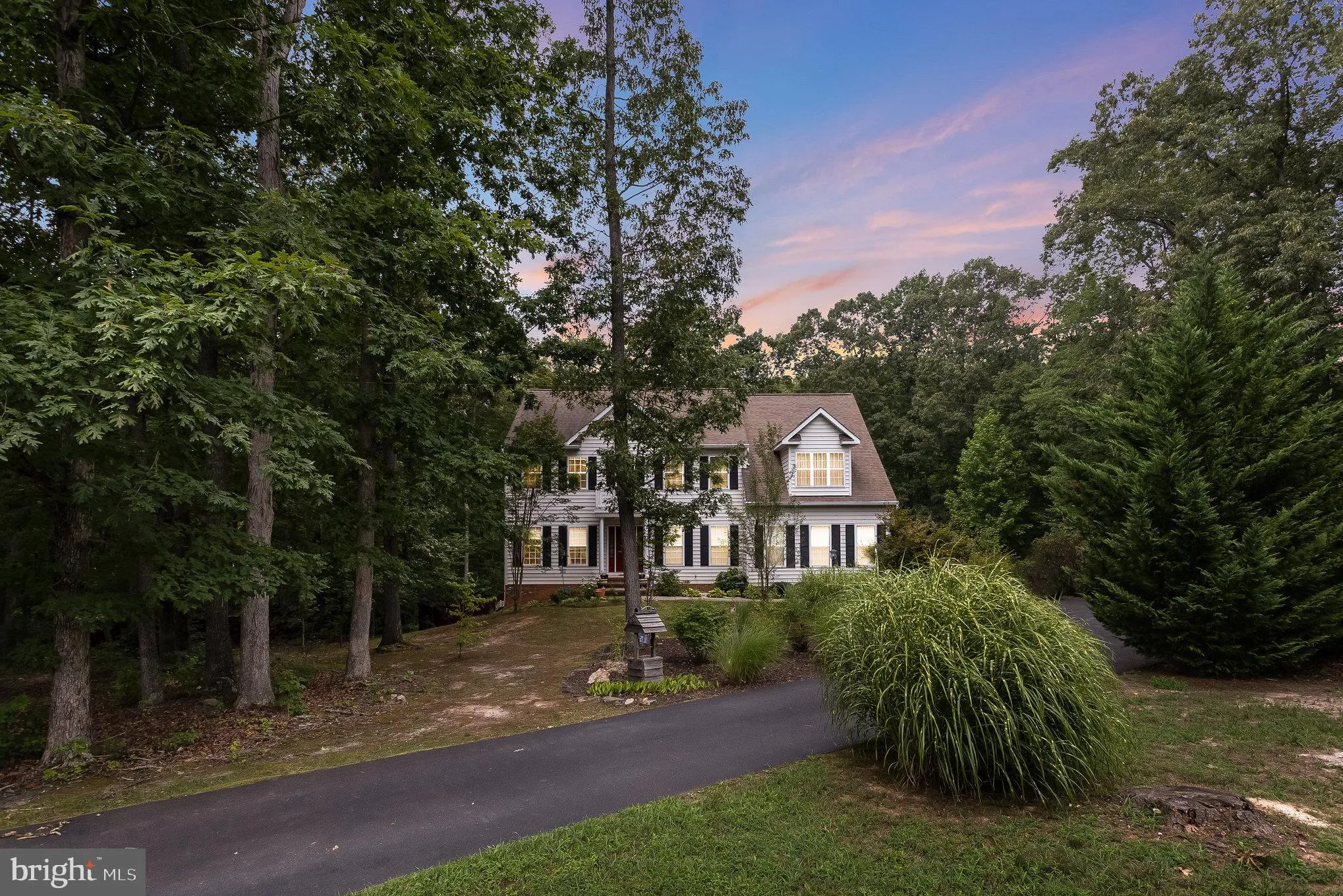 Fredericksburg, Virginia 22406, United States, 5 Bedrooms Bedrooms, ,5 BathroomsBathrooms,Residential,Contingent,43216