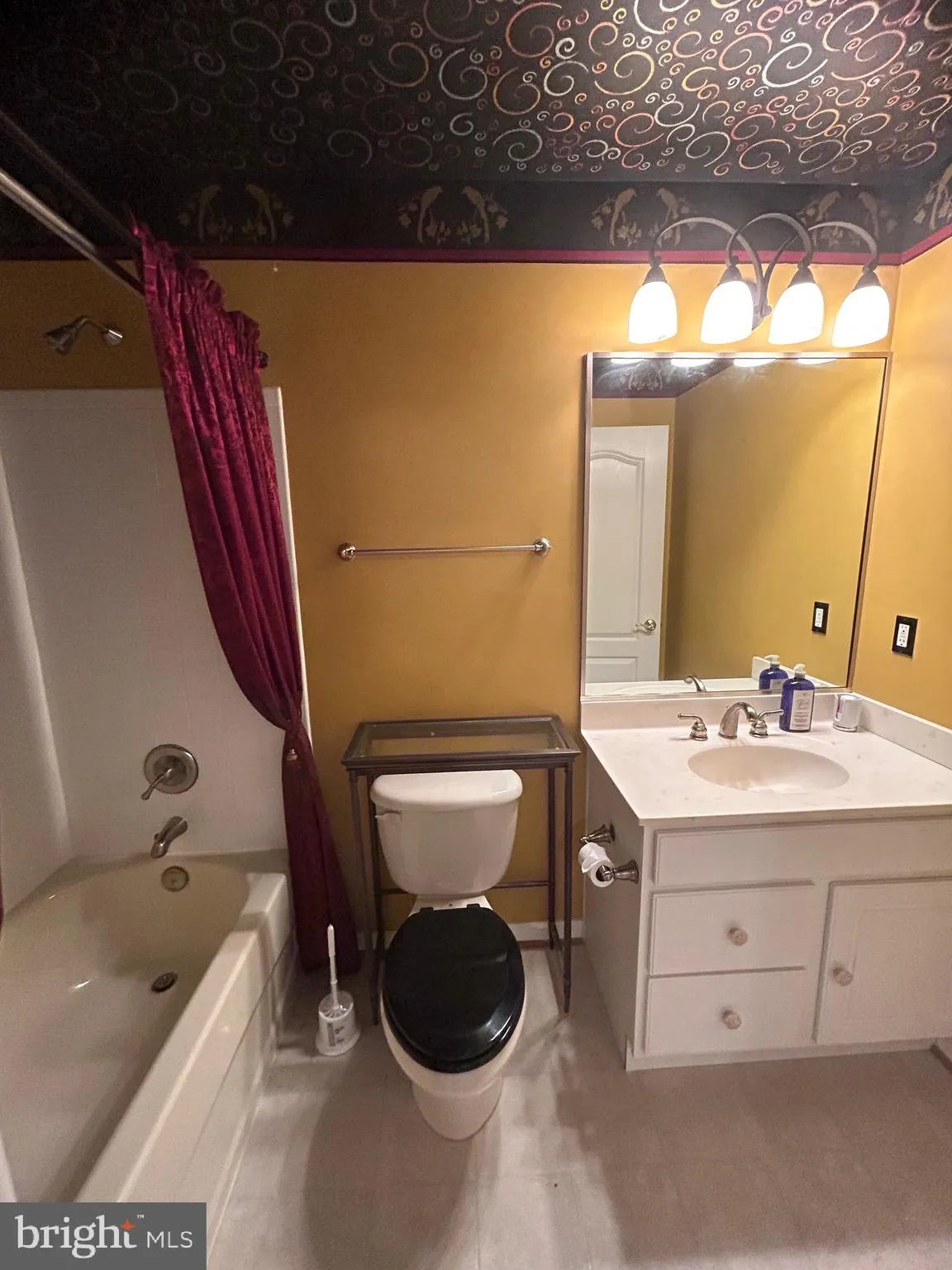 Fredericksburg, Virginia 22406, United States, 5 Bedrooms Bedrooms, ,5 BathroomsBathrooms,Residential,Contingent,43216