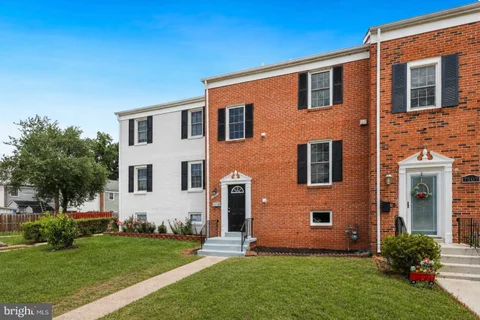 7505 Campbell Court, Manassas, VA MLS: VAPW2123170