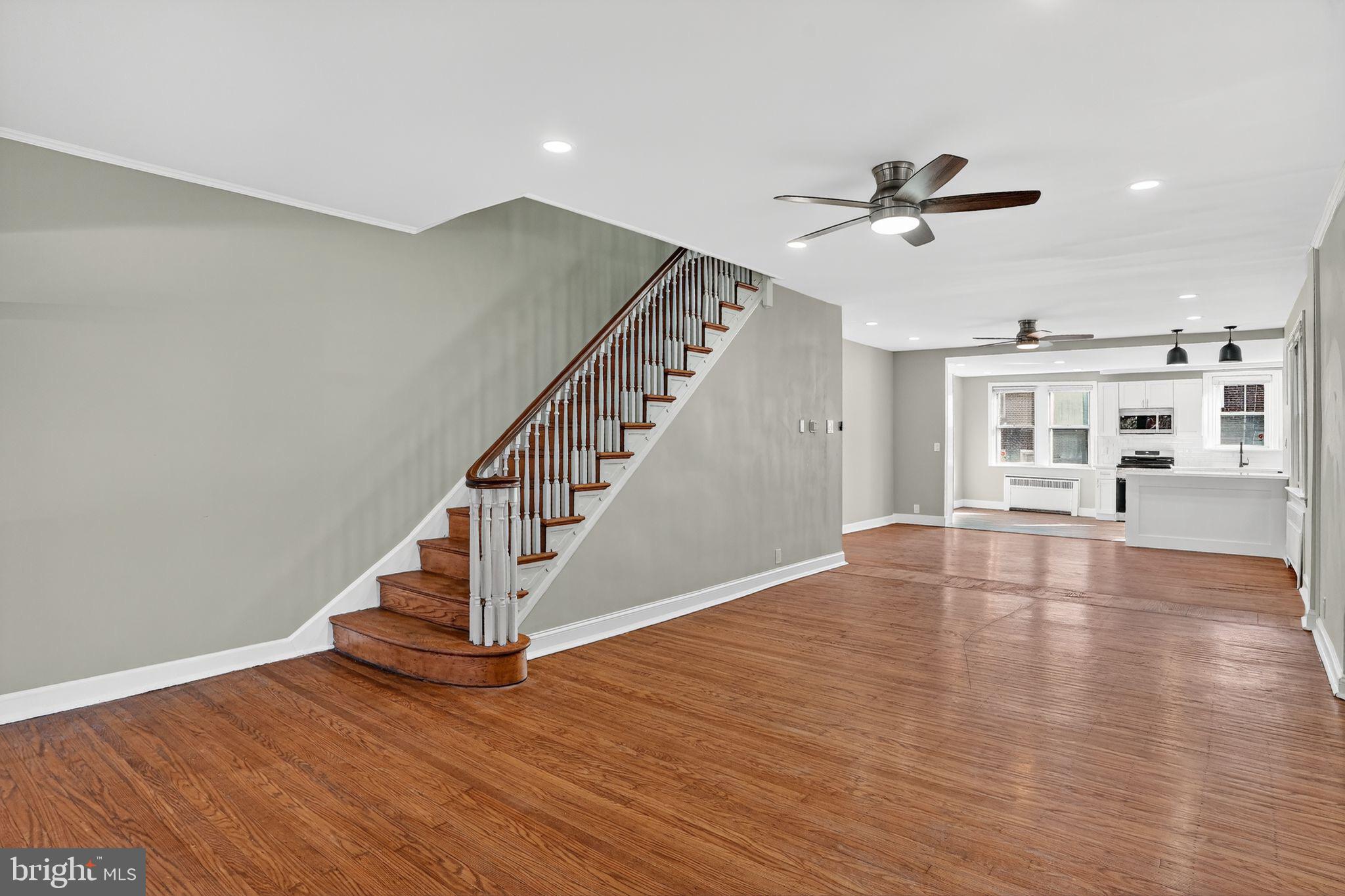 5726 WOODBINE AVENUE