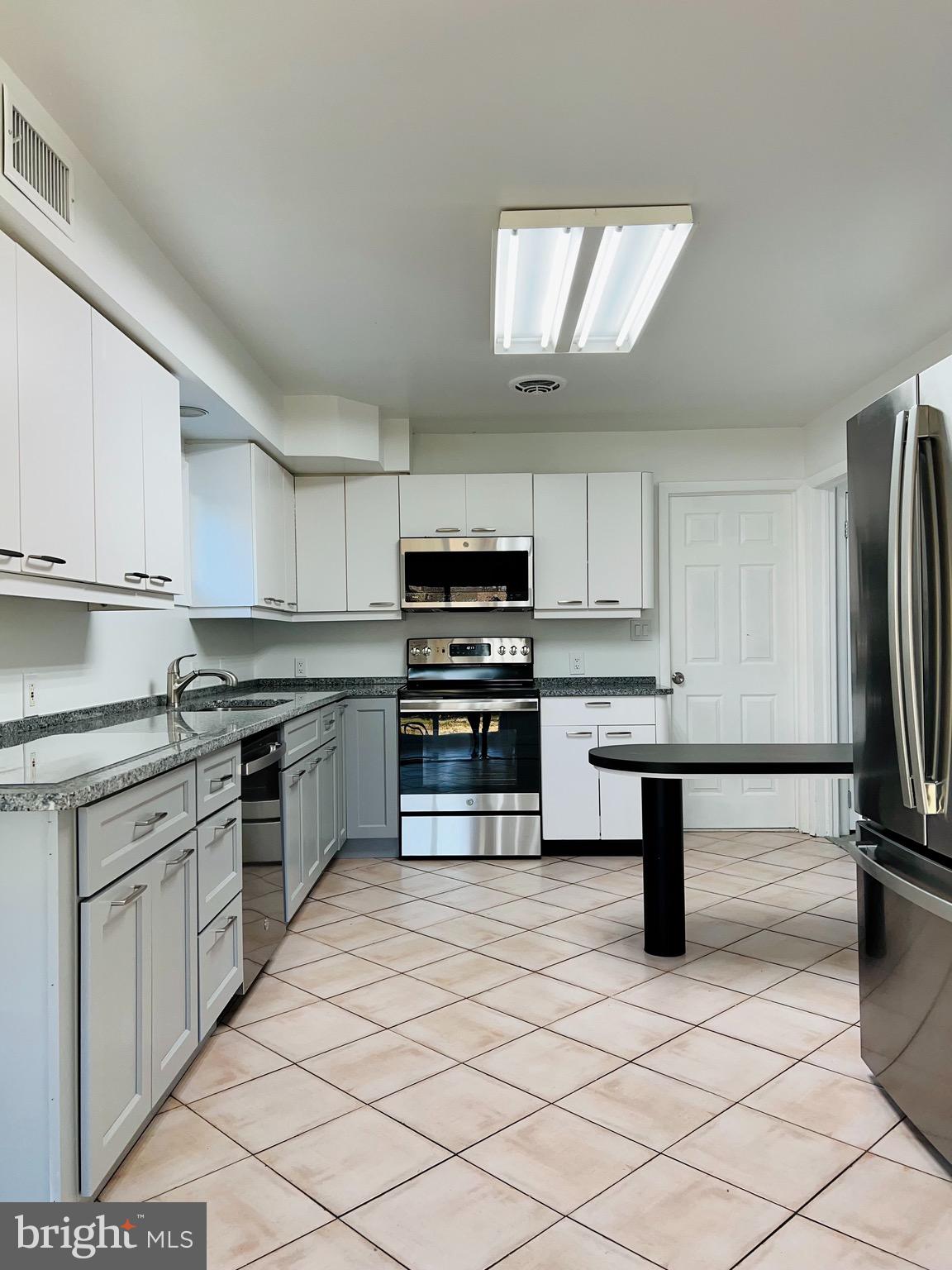 ASPEN KNOLLS - Residential Lease