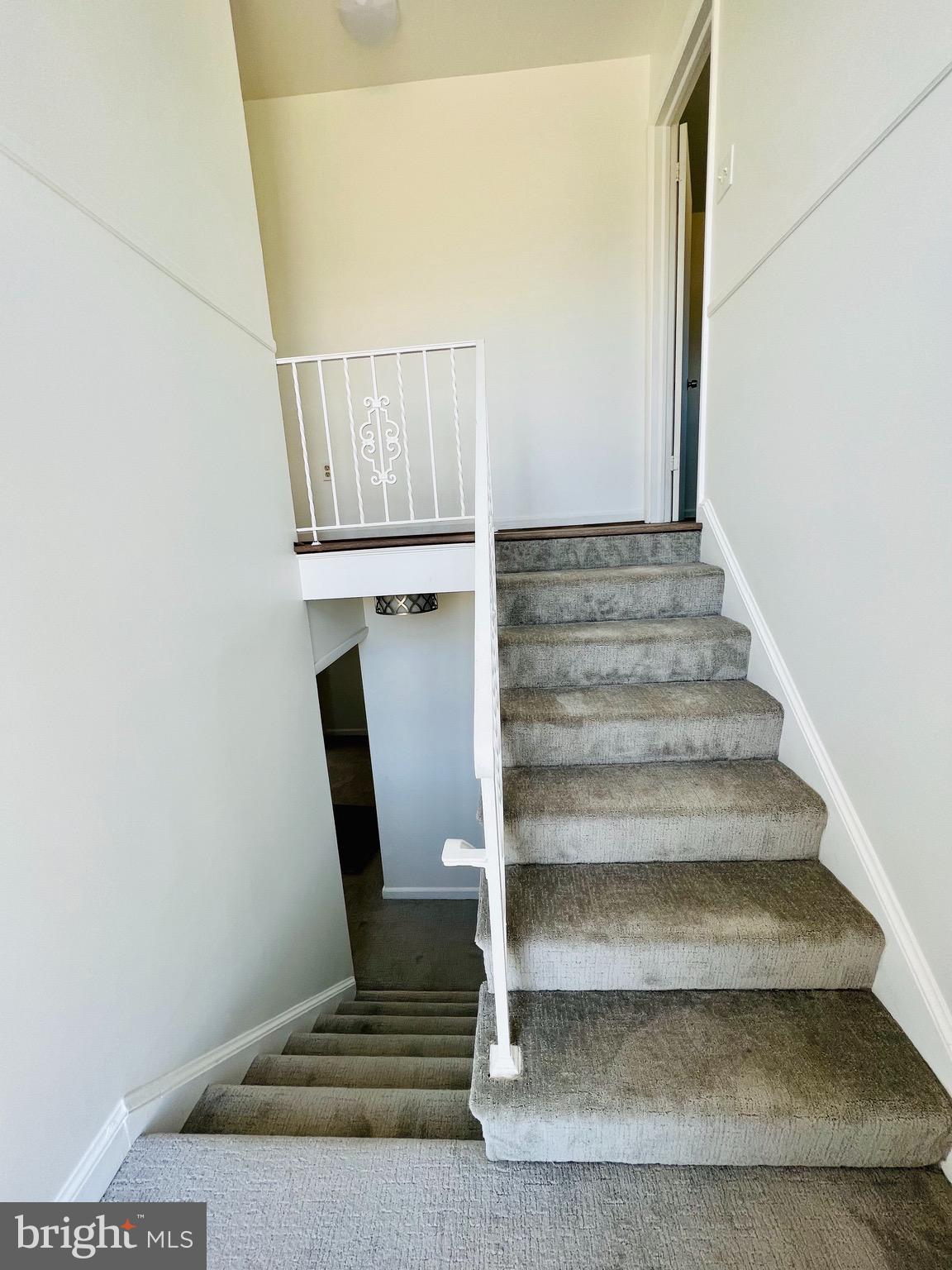 ASPEN KNOLLS - Residential Lease