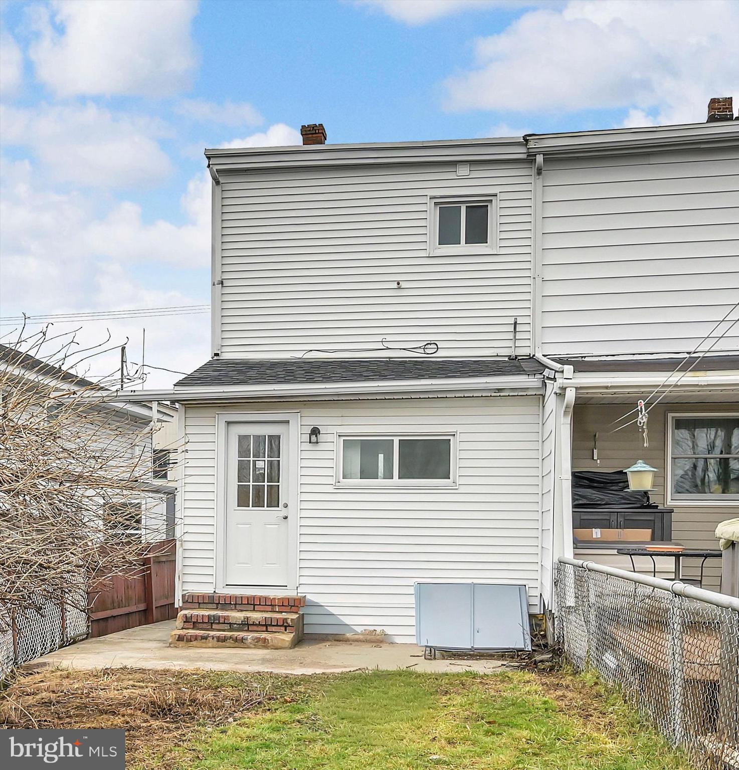 FRACKVILLE - Residential