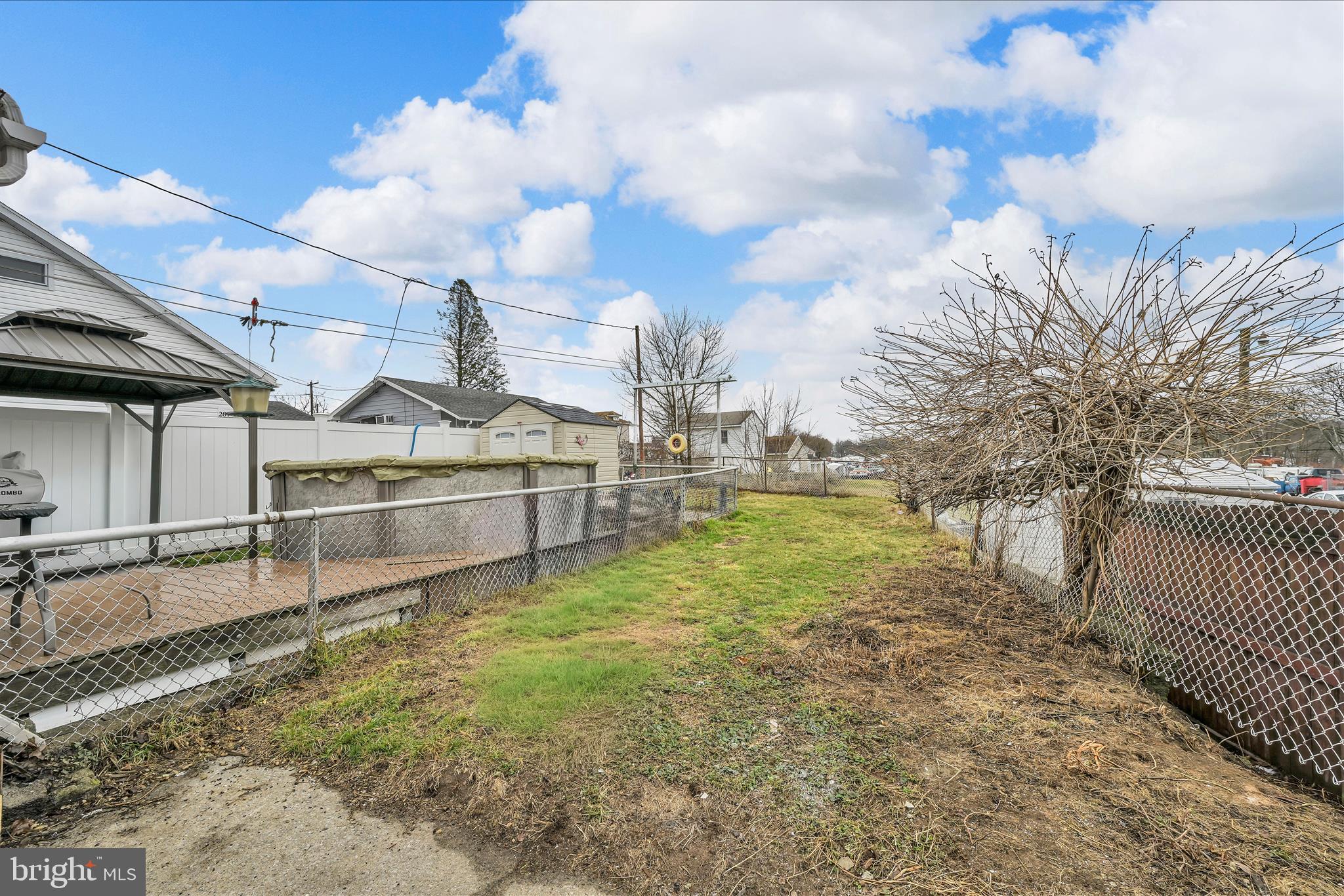 FRACKVILLE - Residential