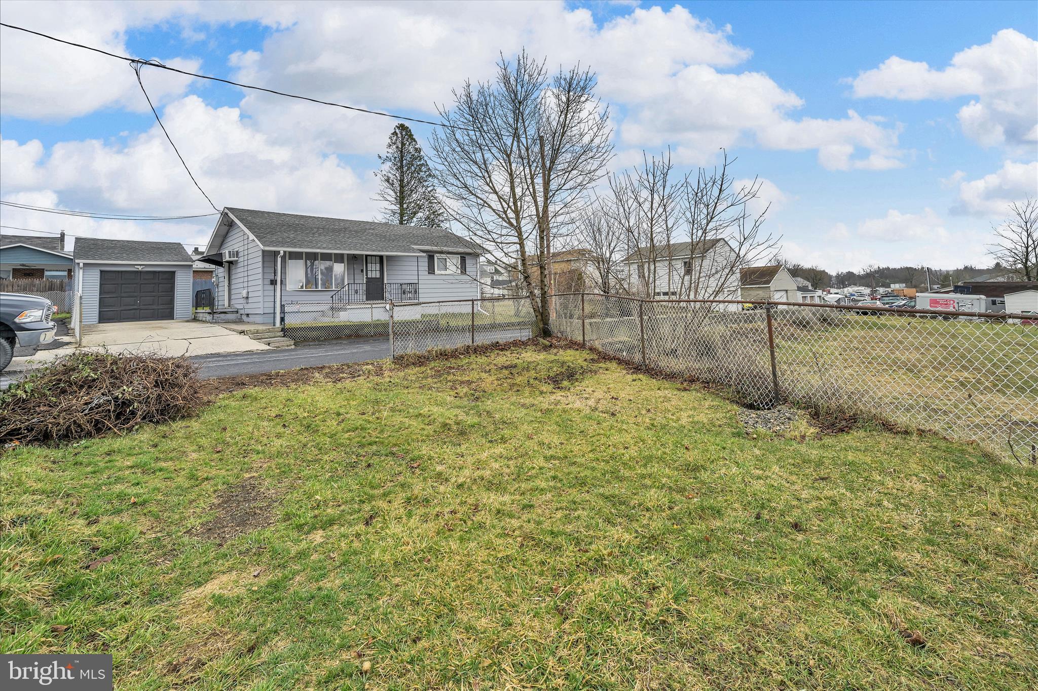 FRACKVILLE - Residential