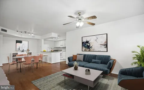 MLS: VAAX2042562