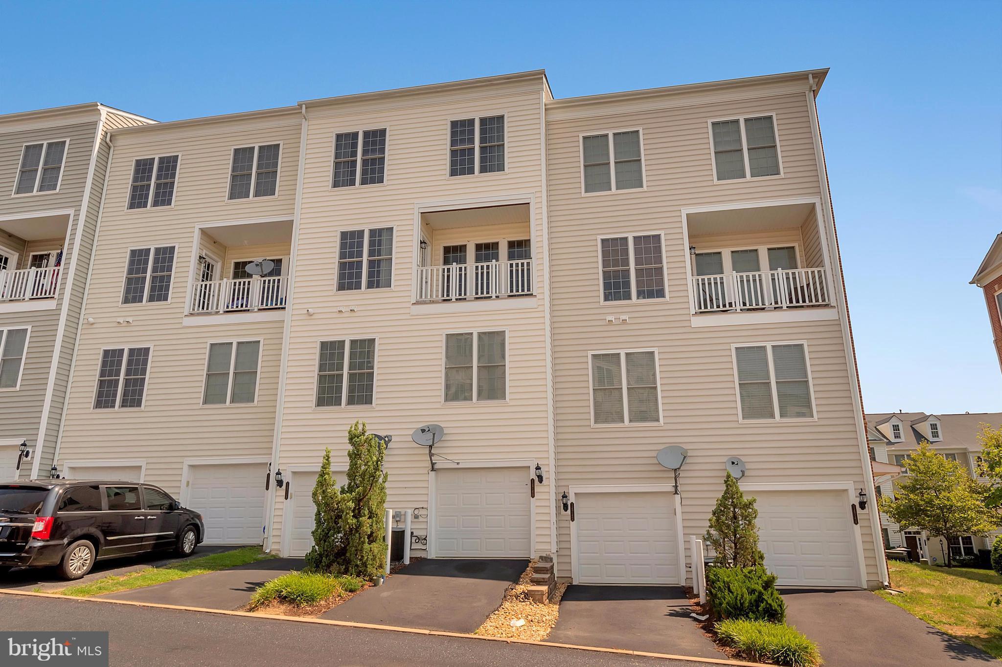 POTOMAC CLUB - Residential