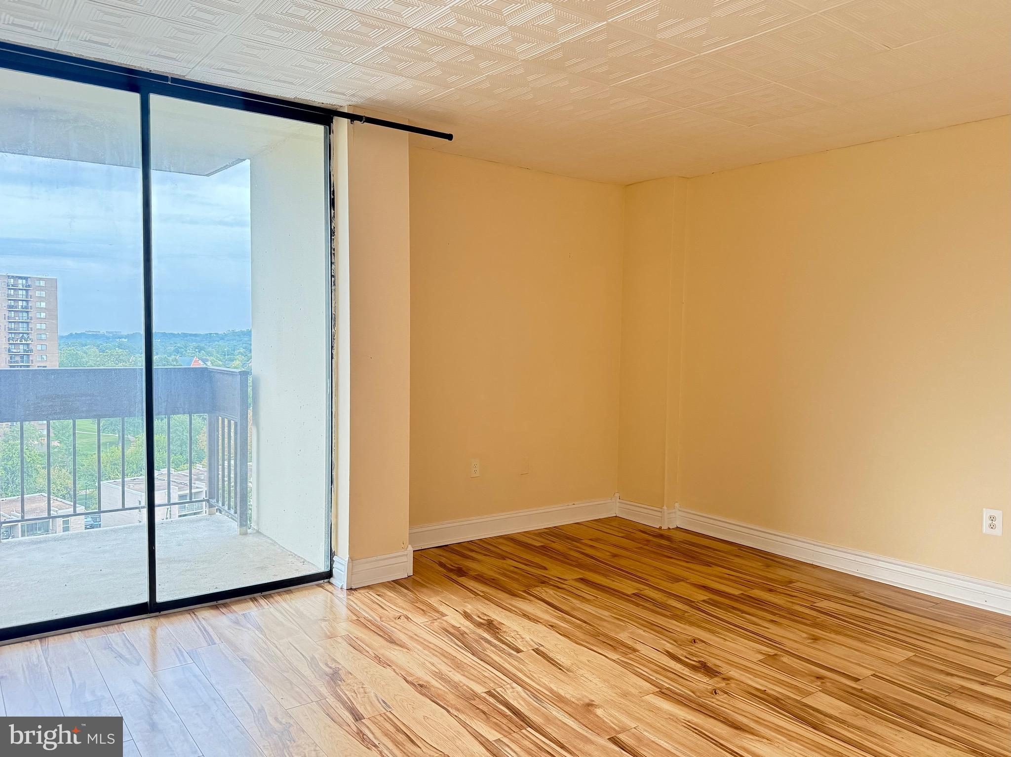 GREENHOUSE - Residential Lease