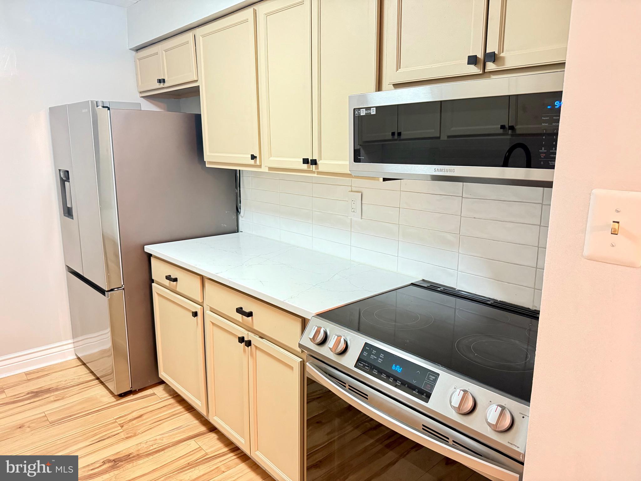 GREENHOUSE - Residential Lease