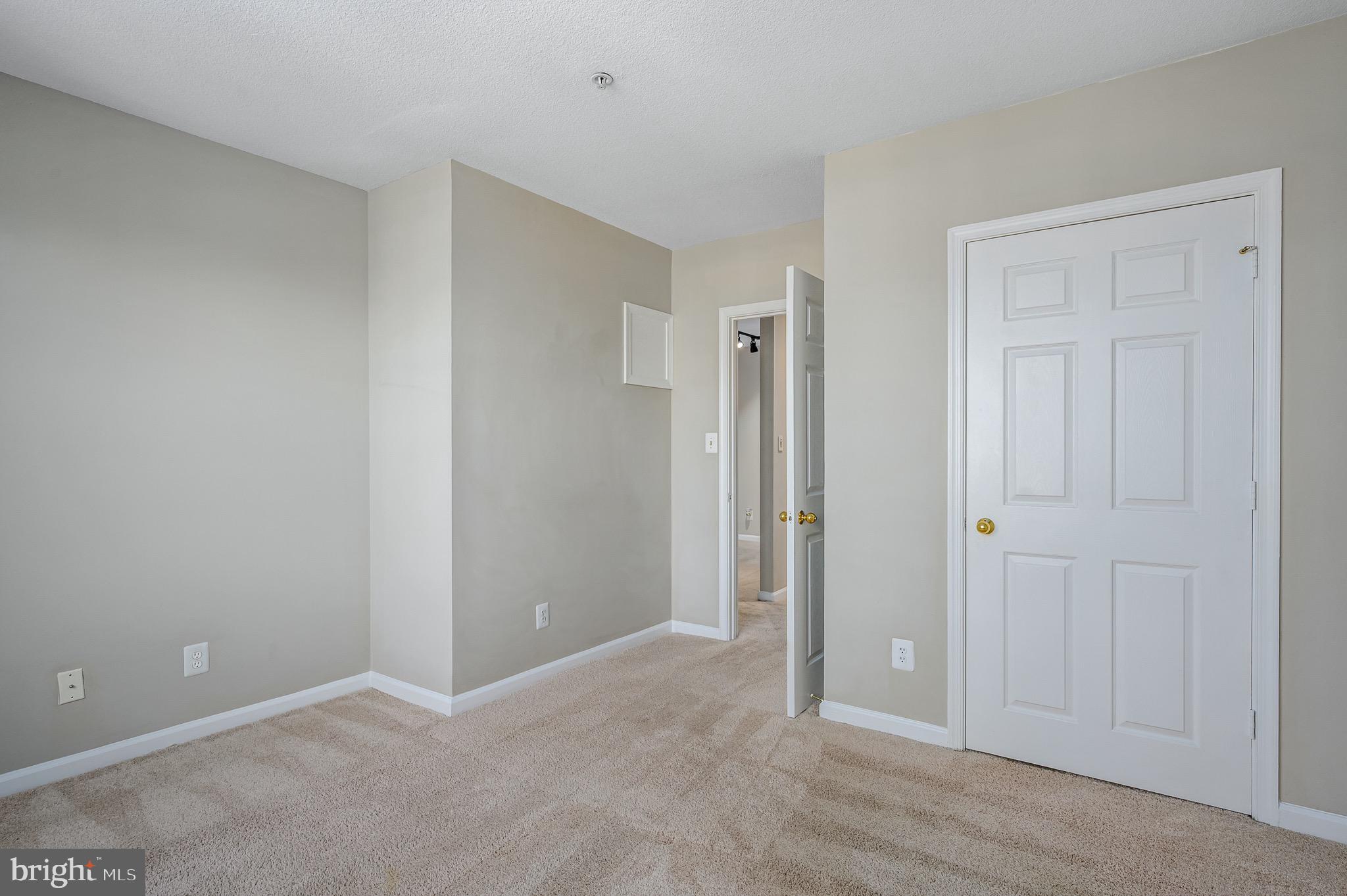 S.GLEN AT UNIVERSITY CTR - Residential