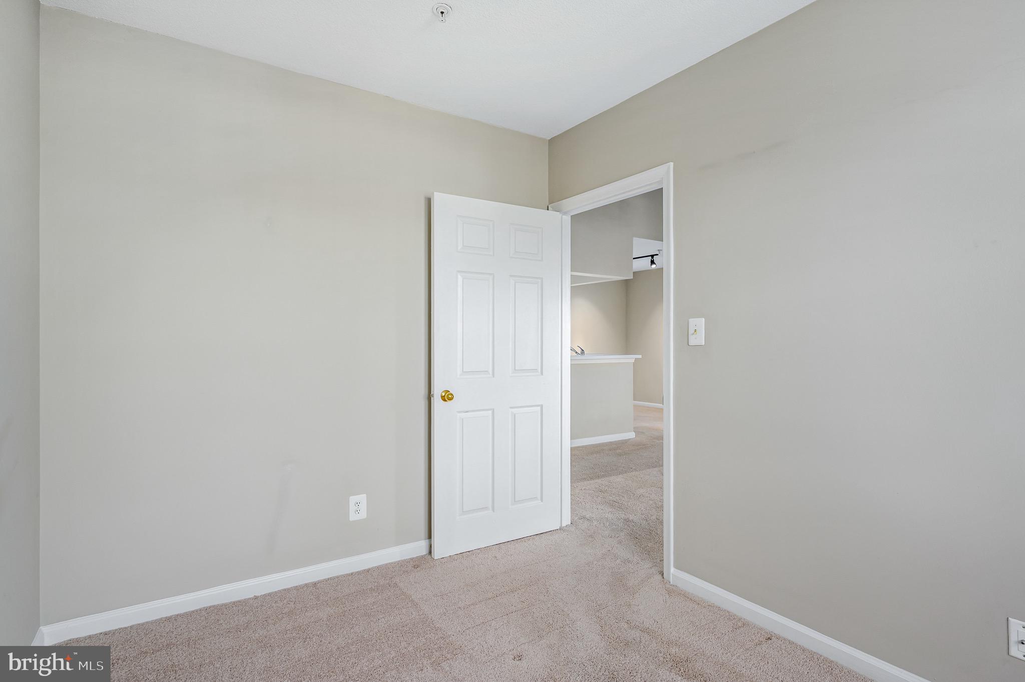 S.GLEN AT UNIVERSITY CTR - Residential