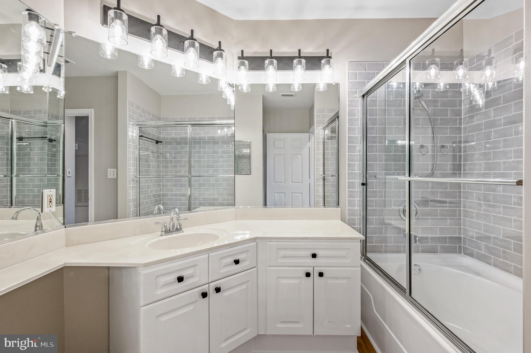 S.GLEN AT UNIVERSITY CTR - Residential