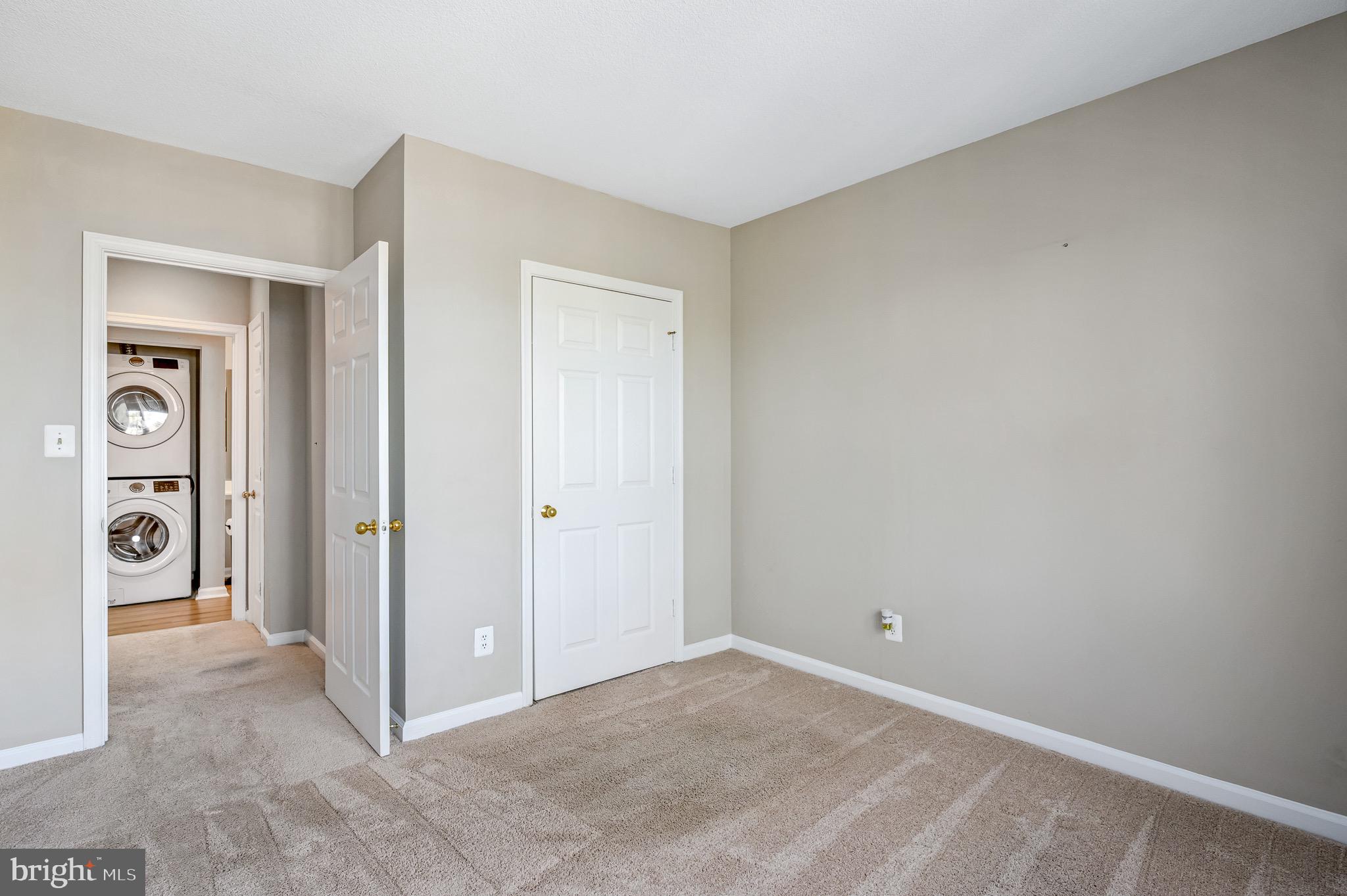 S.GLEN AT UNIVERSITY CTR - Residential