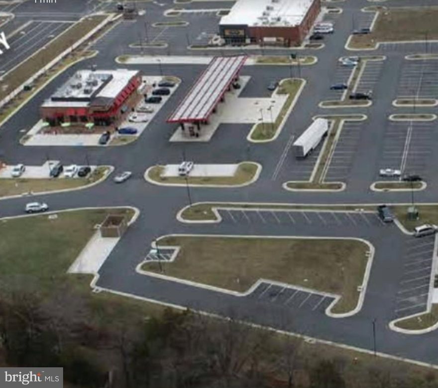 This pad site is finished and ready to build with water and sewer already in place.  It's waiting for a drive-through restaurant or a bank.  It is the perfect site for a nationally accredited operation like Chipotle, Zaxby's, Del Taco, or any bank with a drive-through.  It's in the same shopping center as Sheet's gas station, Burger King, Texas Roadside Steak House, Sherwin Williams paint supply, and other retail shops.