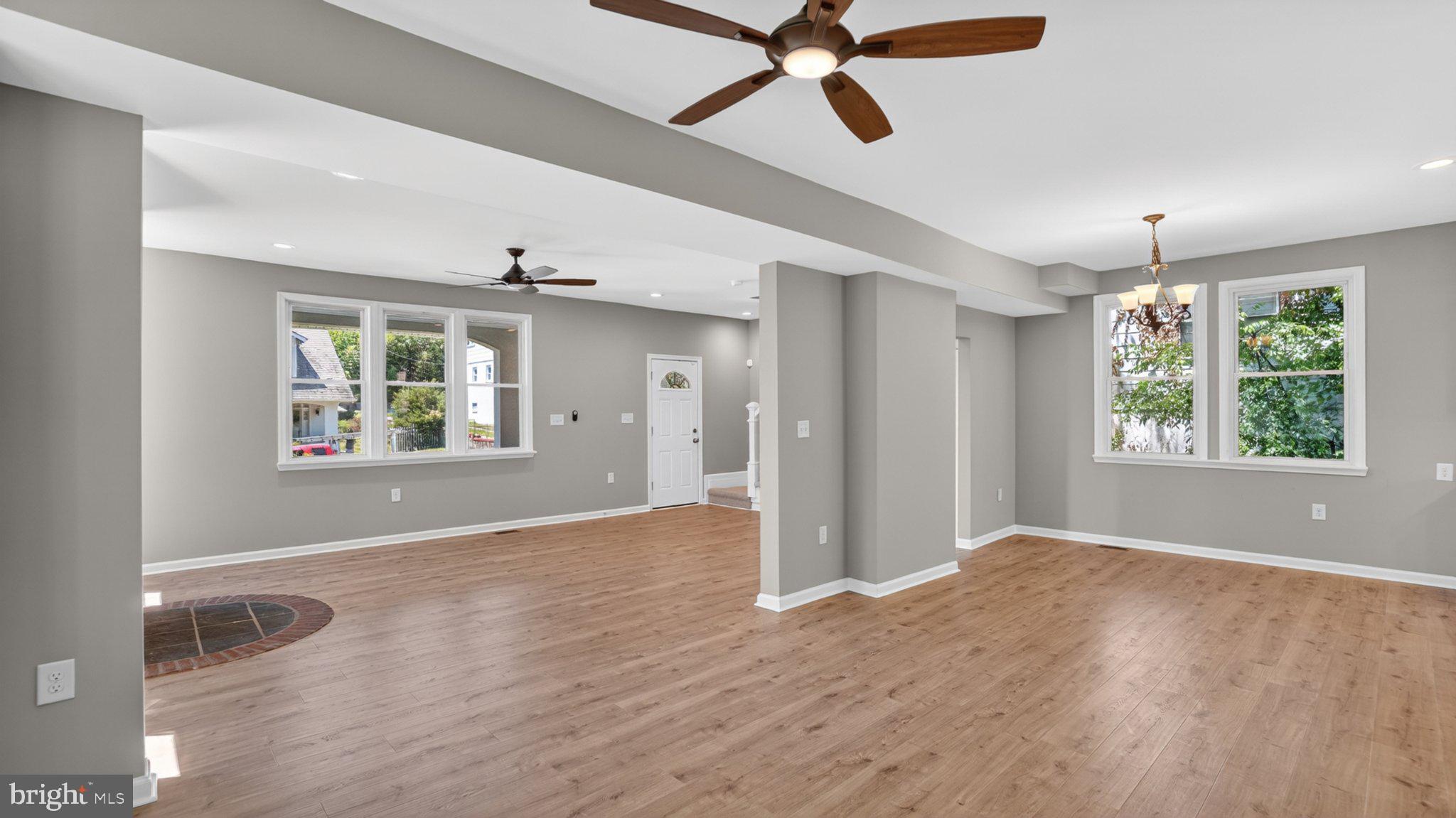 HAMILTON HILLS - Residential