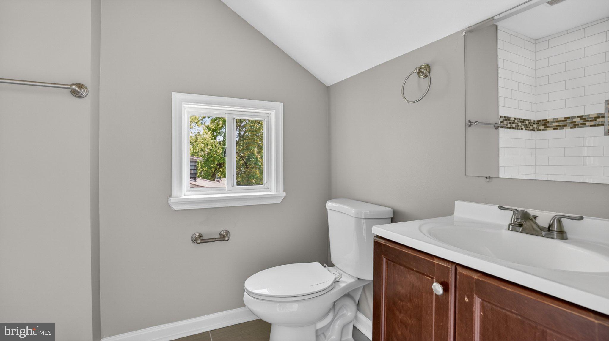 HAMILTON HILLS - Residential