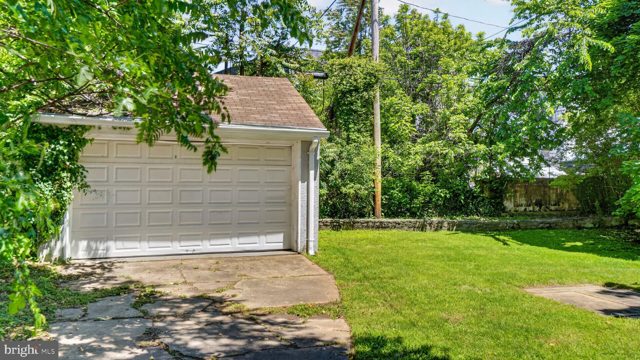 HAMILTON HILLS - Residential