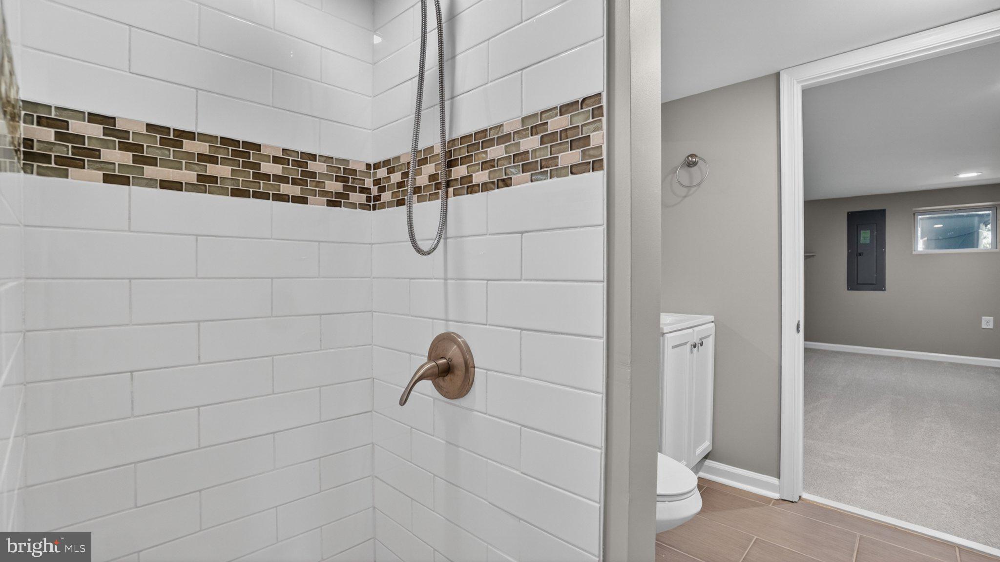 HAMILTON HILLS - Residential
